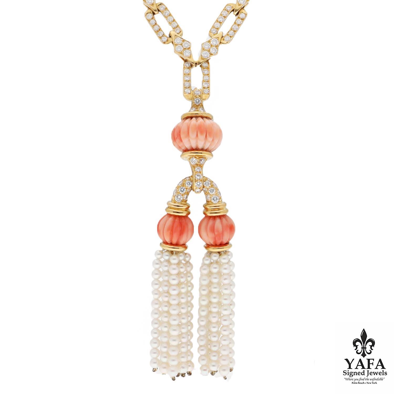 Italian Coral and Petite Pearl Pompon Necklace In Excellent Condition For Sale In New York, NY