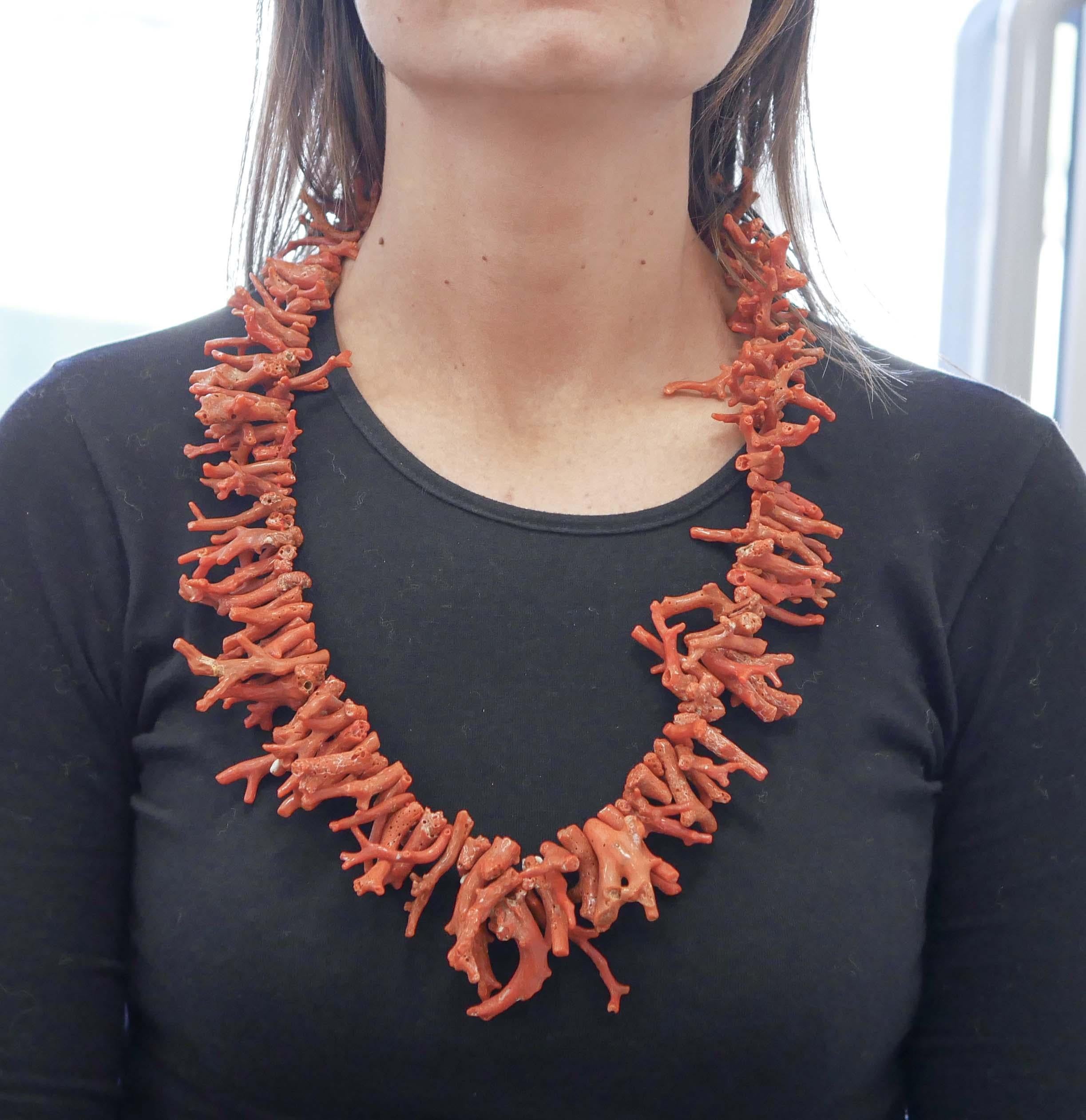 Mixed Cut Italian Coral Branches, Retrò Necklace For Sale