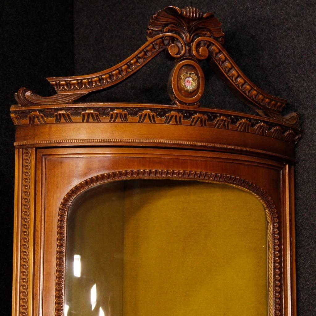 Italian Corner Cupboard in Wood with Floral Decorations in Louis XVI Style In Good Condition In Vicoforte, Piedmont