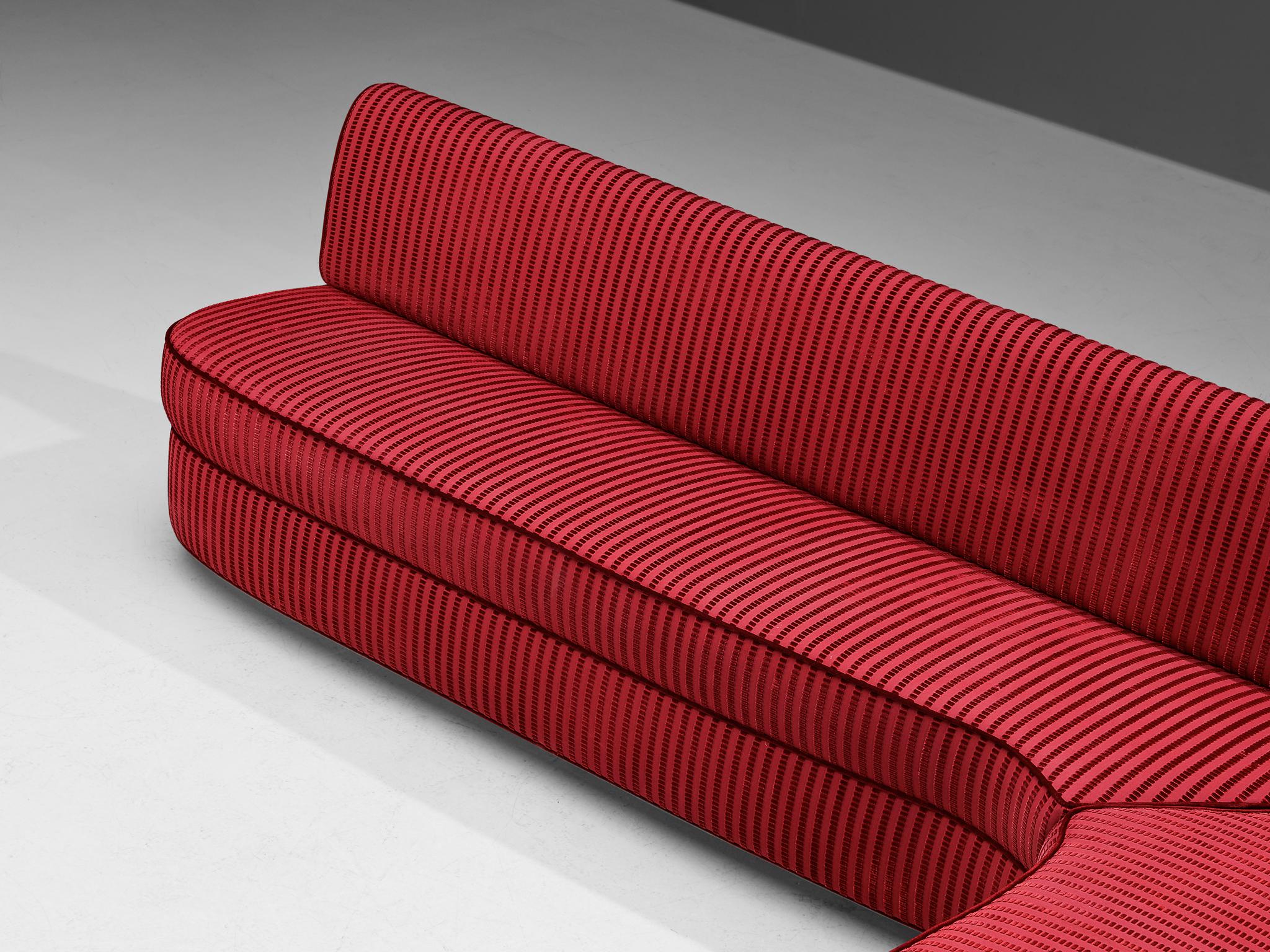 Italian Corner Sofa in Red Upholstery For Sale 3