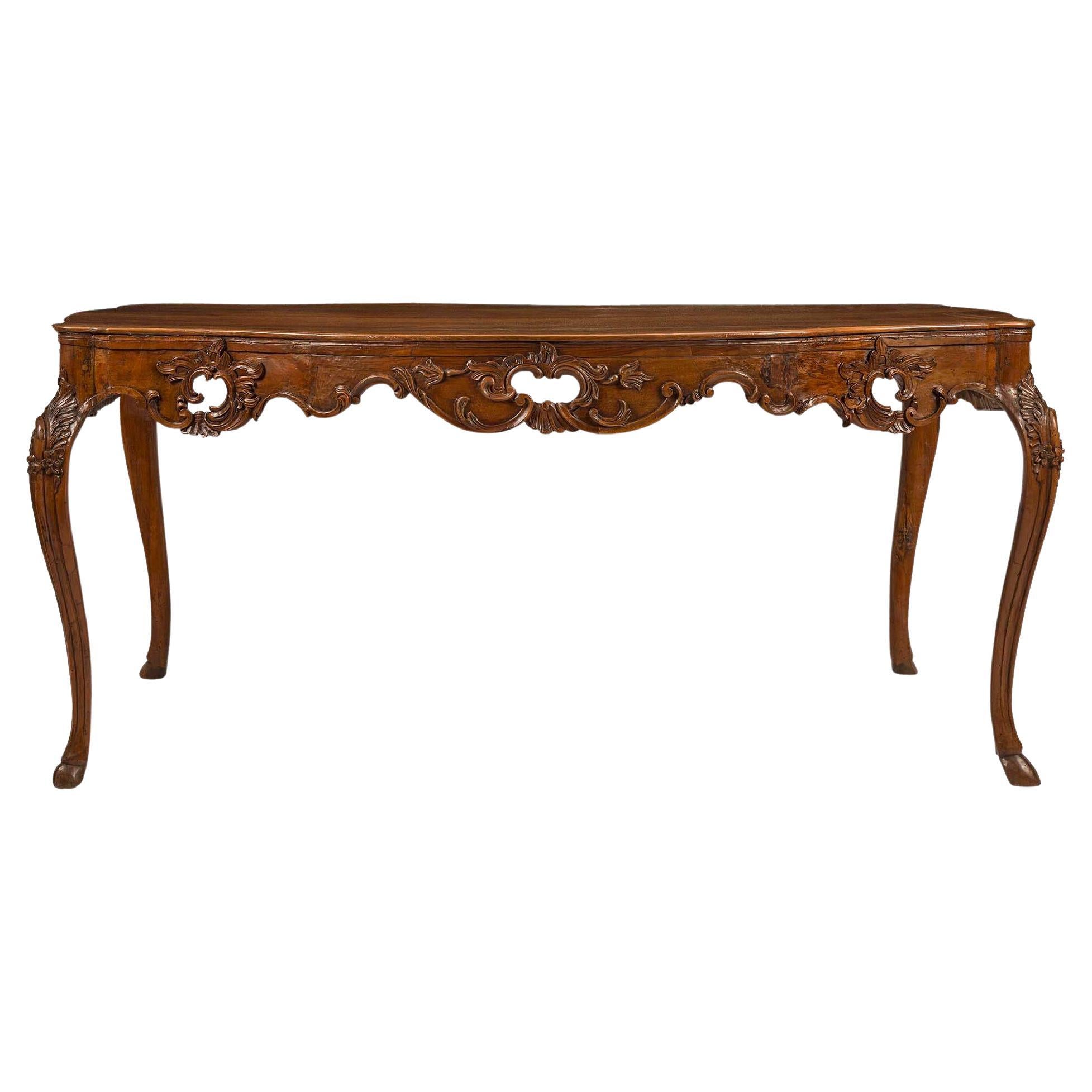 Italian Country 18th Century Louis XV Period Walnut Dining Table