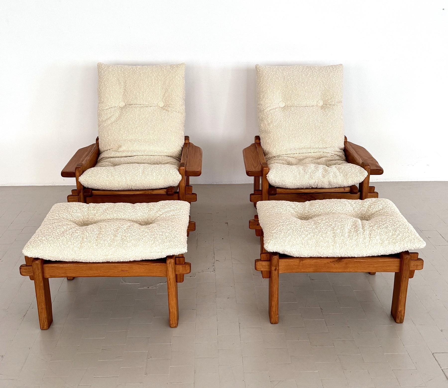 Set da salotto country italiano in quercia massiccia con nuova tappezzeria bouclé, anni '70 In condizioni buone in vendita a Morazzone, Varese