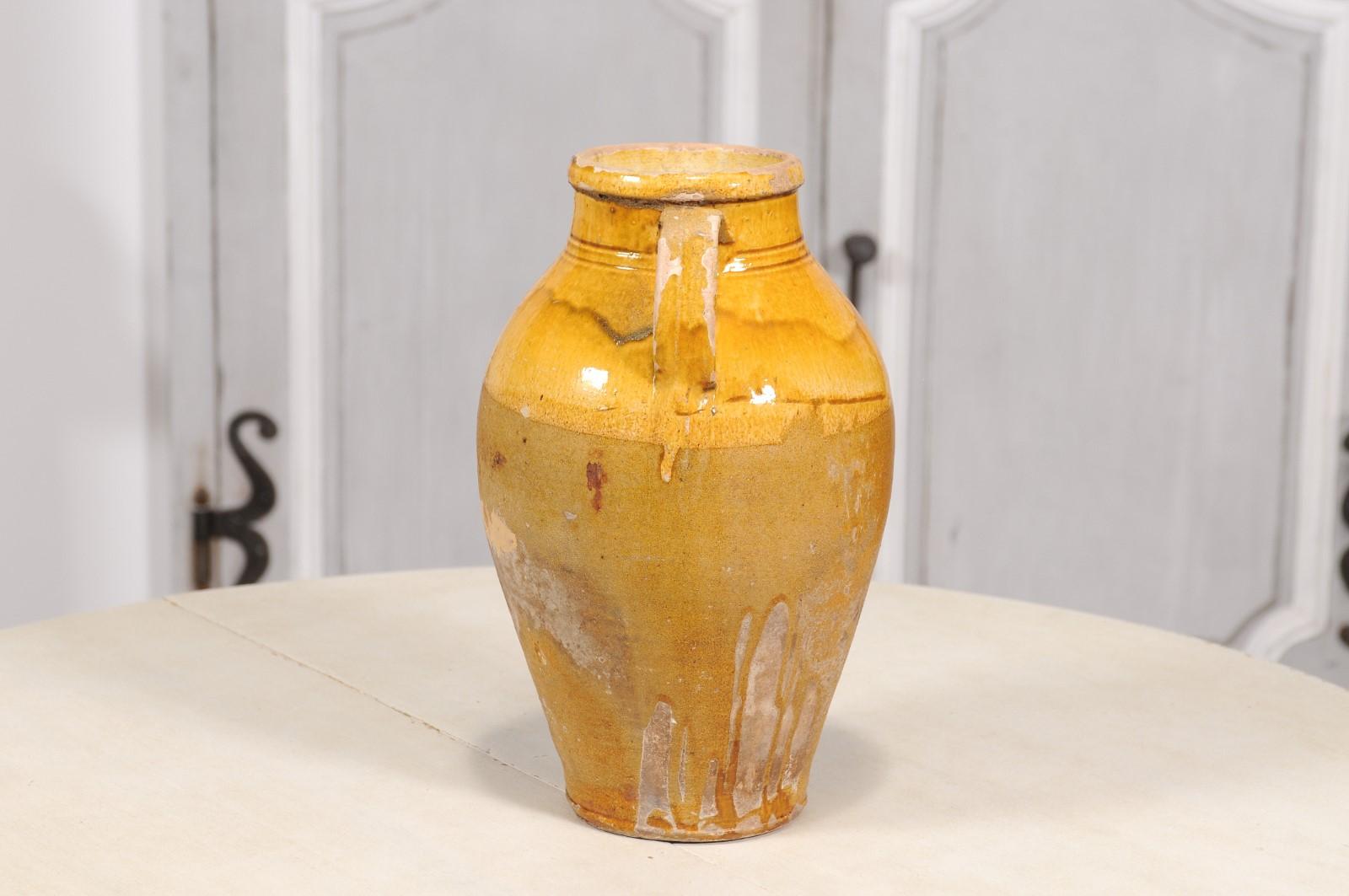 Italian Country Yellow Glazed Pot with Two Large Handles, 20th Century For Sale 4