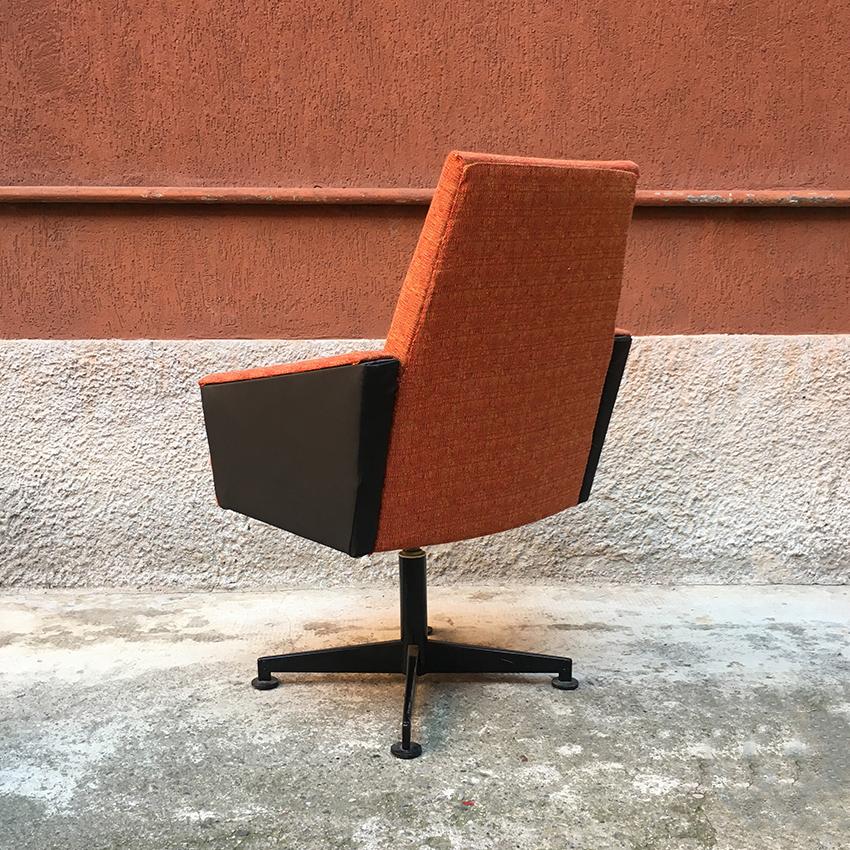 Italian Couple of Orange Fabric, Sky and Metal Swivel Chairs, 1960s In Good Condition In MIlano, IT