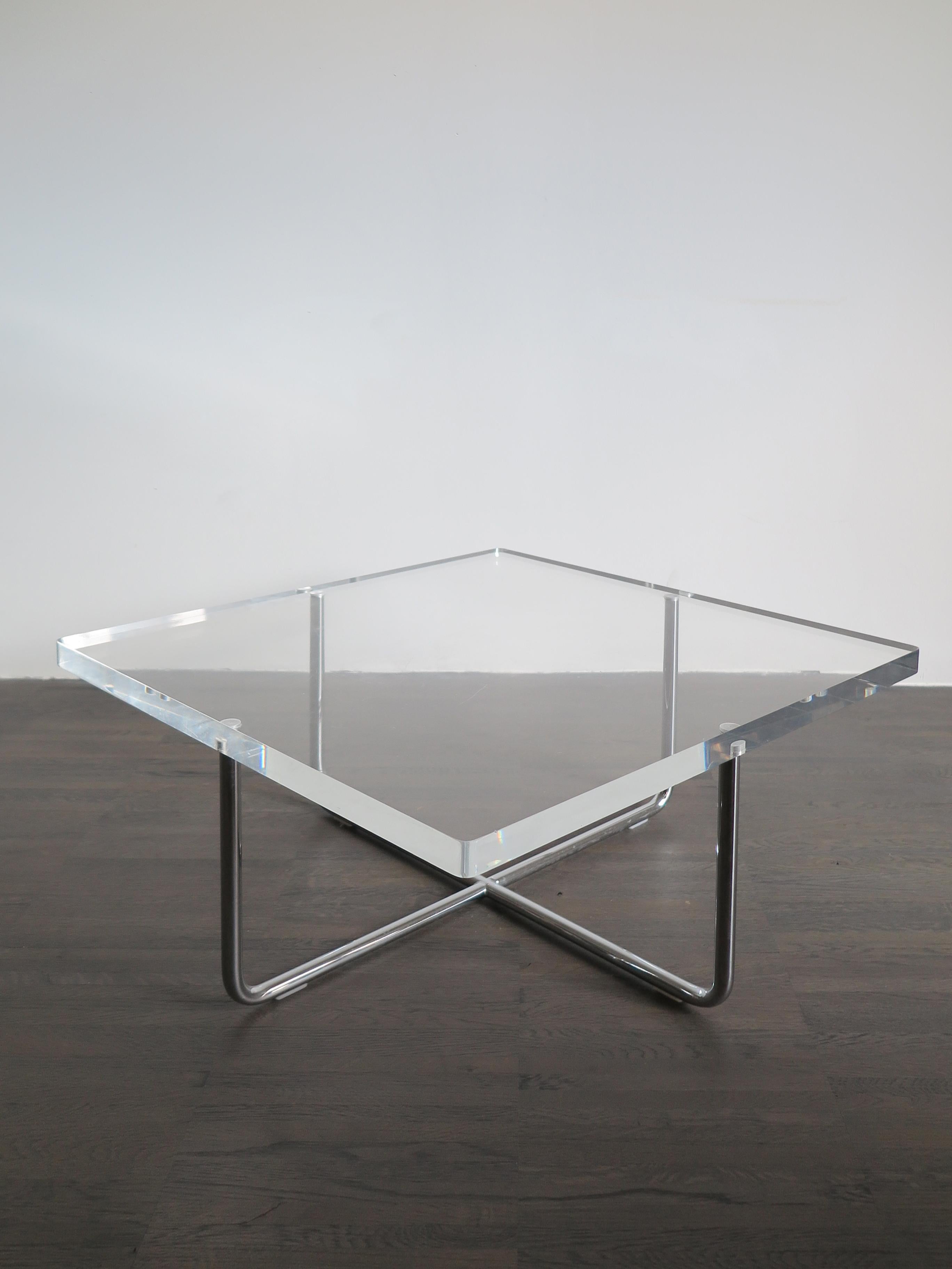 Late 20th Century Italian Couple of Plexiglass Modern Coffee Table Produced by Minotti, 1990s