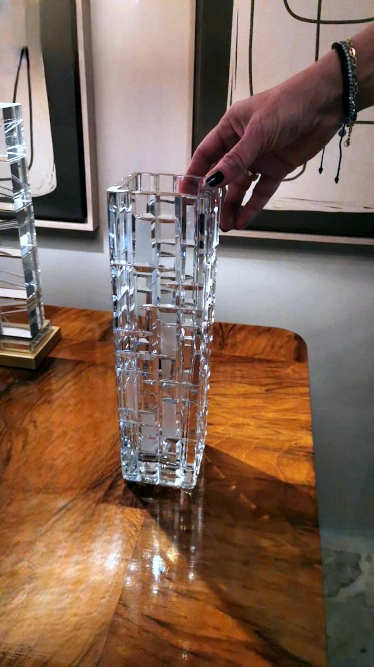 Italian Craftsmanship Hand-Cut and Hand-Polished Beveled Crystal Vase For Sale 14