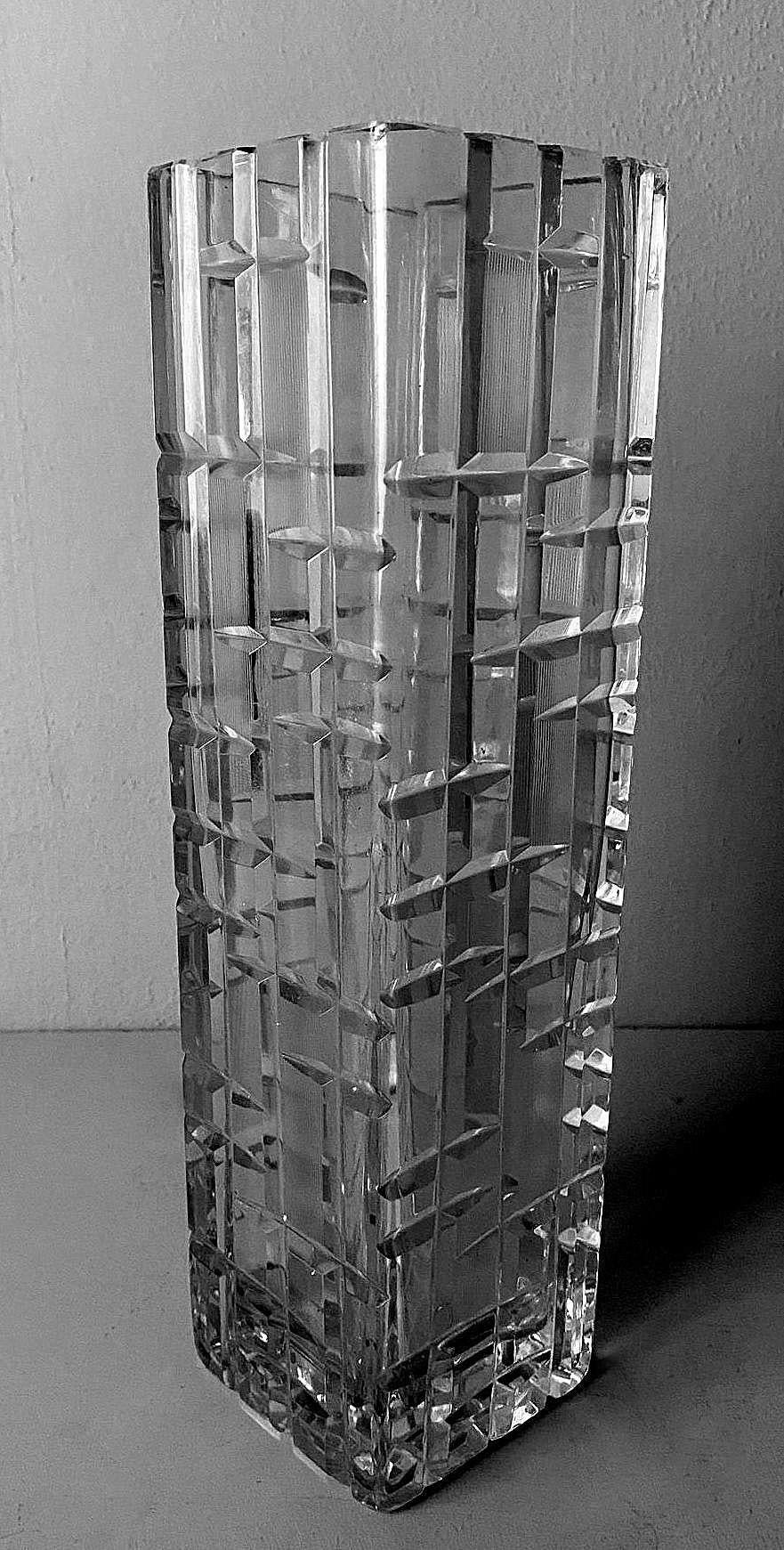 Modern Italian Craftsmanship Hand-Cut and Hand-Polished Beveled Crystal Vase For Sale