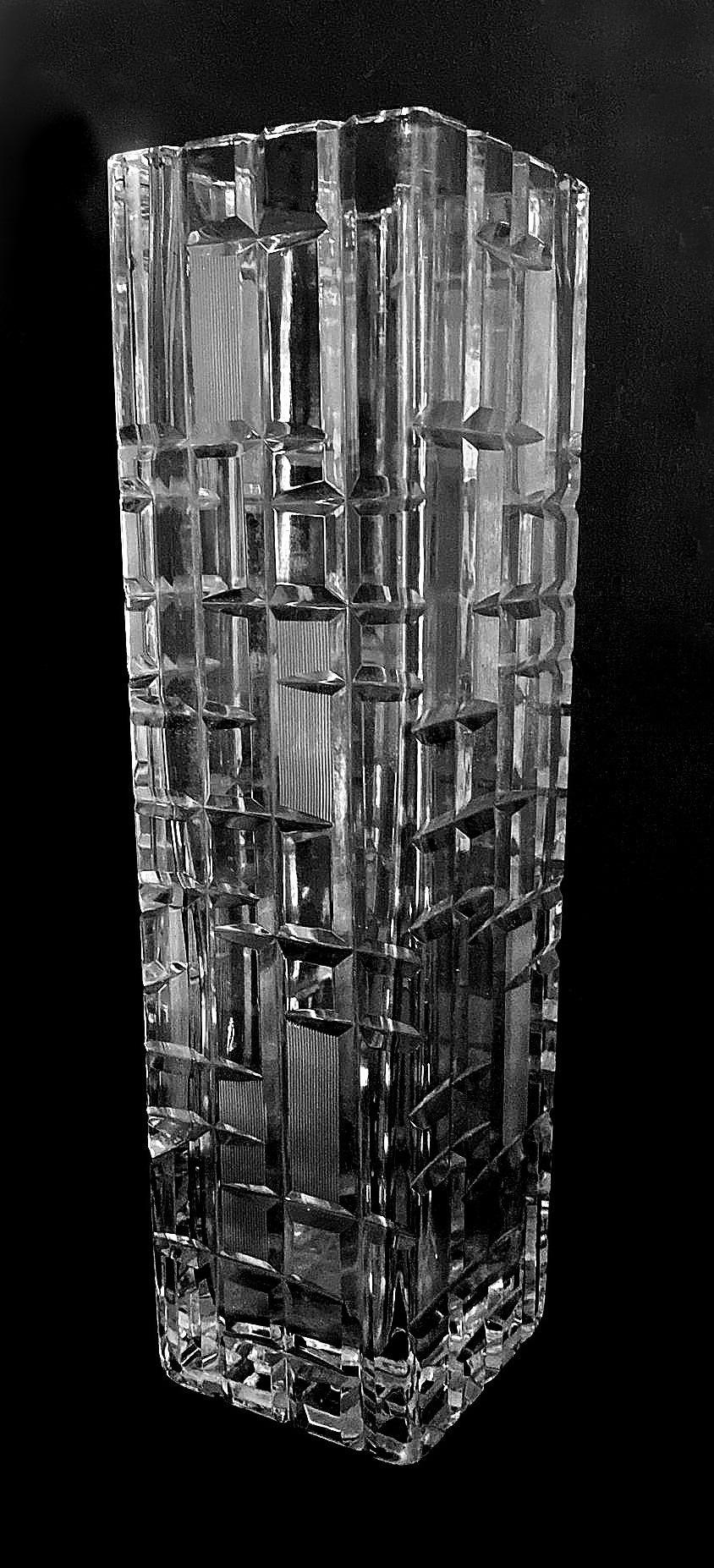 Italian Craftsmanship Hand-Cut and Hand-Polished Beveled Crystal Vase For Sale 1