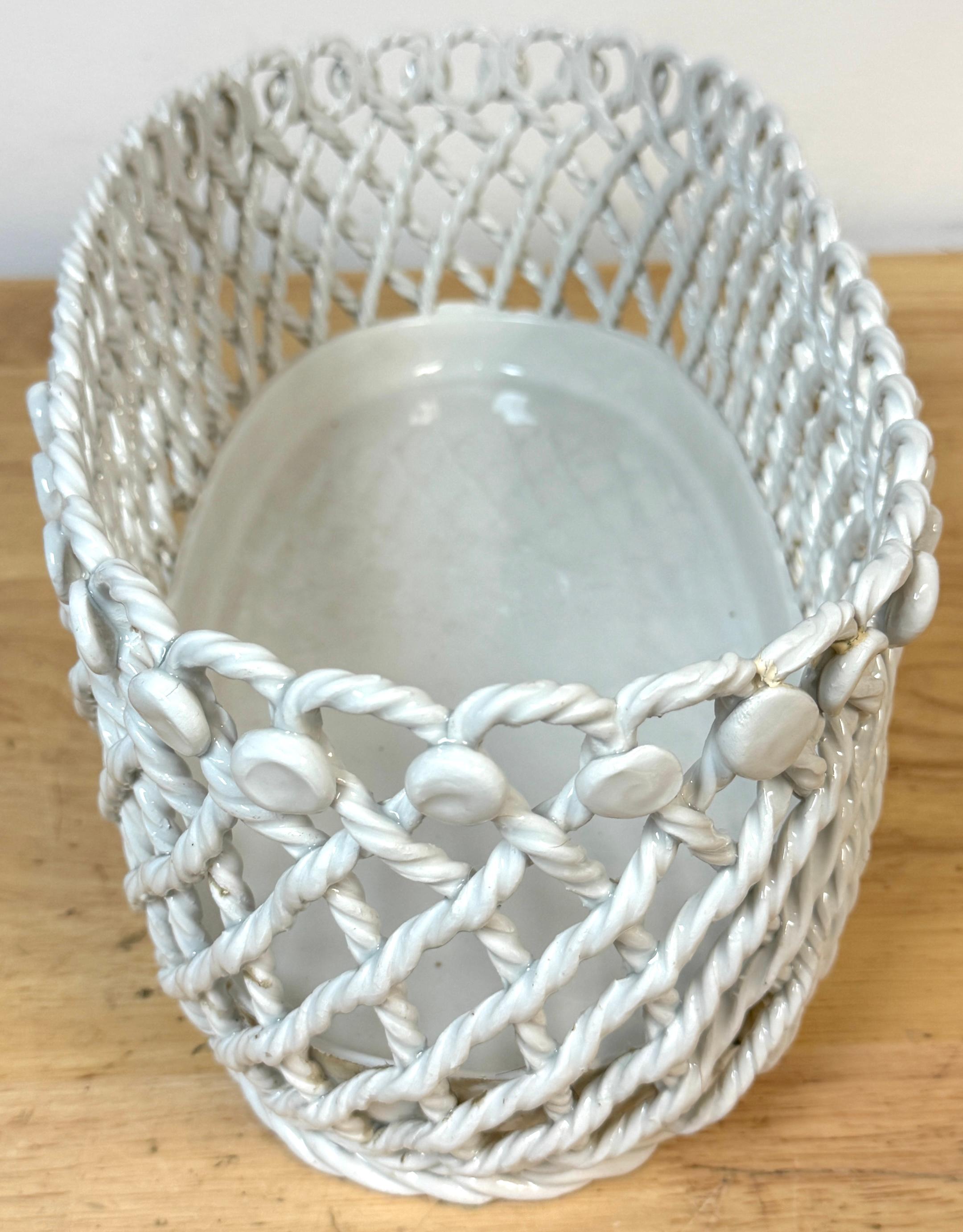 Cesto ovalado para centro de mesa, en cuerda blanca, mediados del siglo XX Italiano en venta