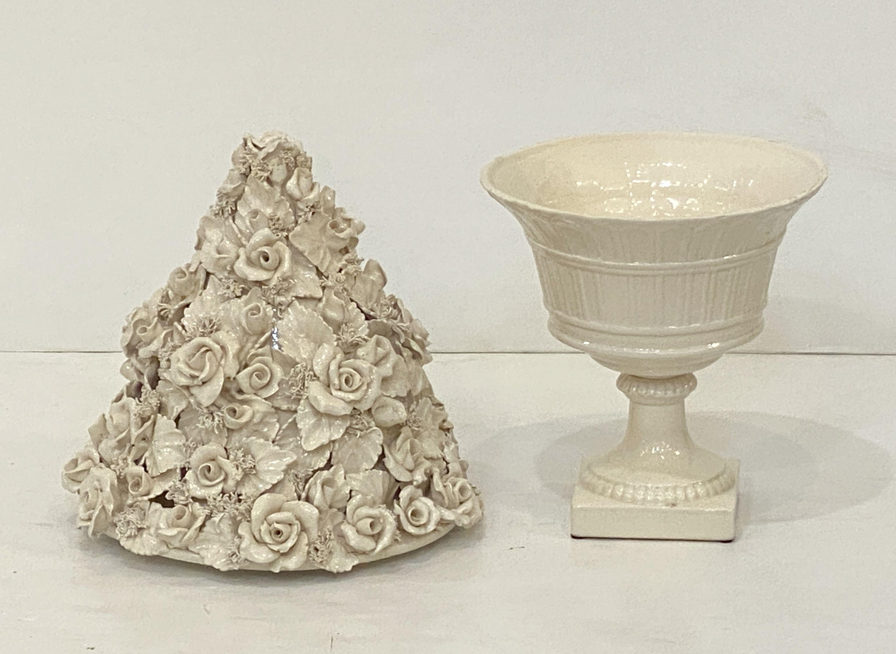 Cuenco de pedestal de cremería italiana con tapa de topiario de rosas siglo XX en venta