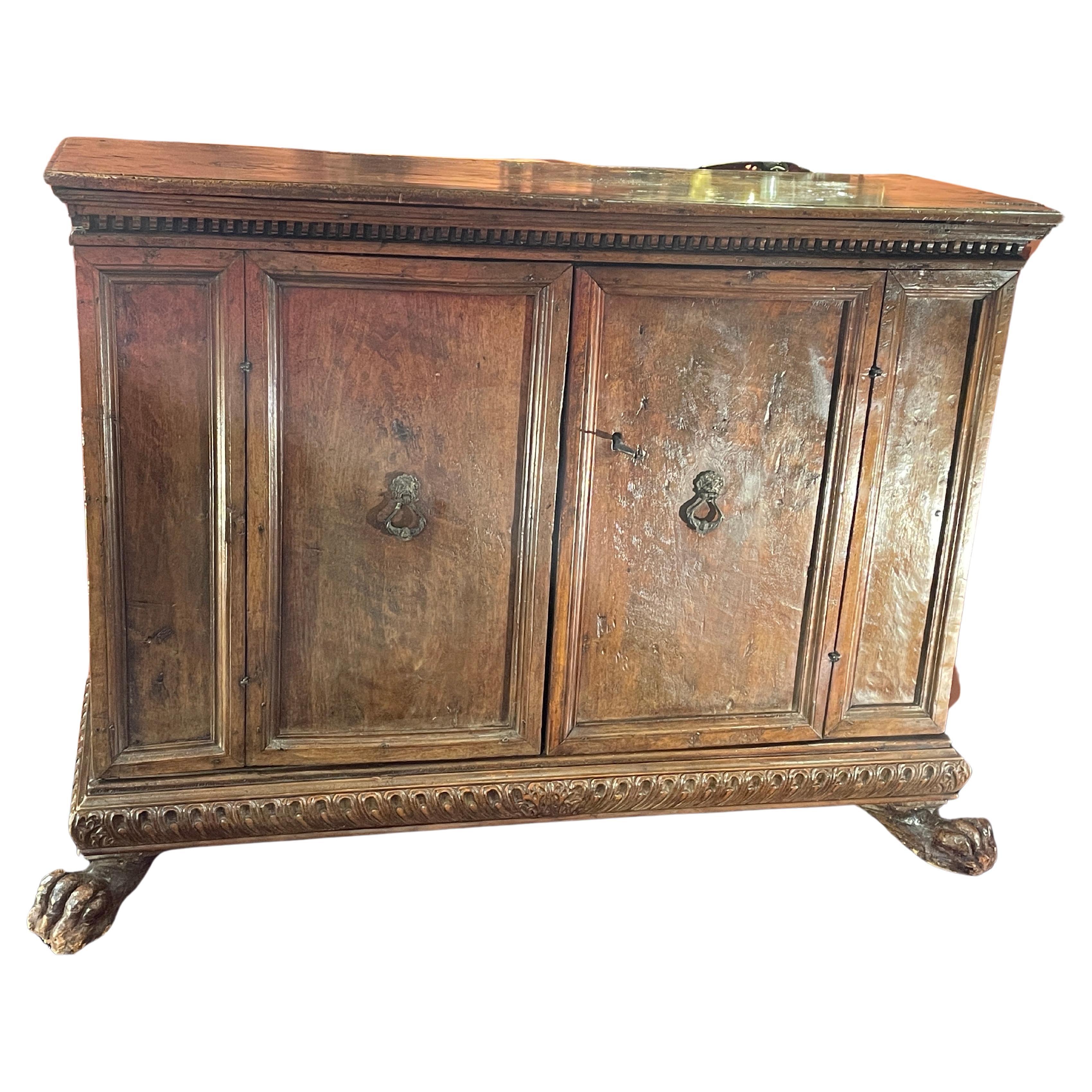 Italian Credenza at Sideboard height For Sale