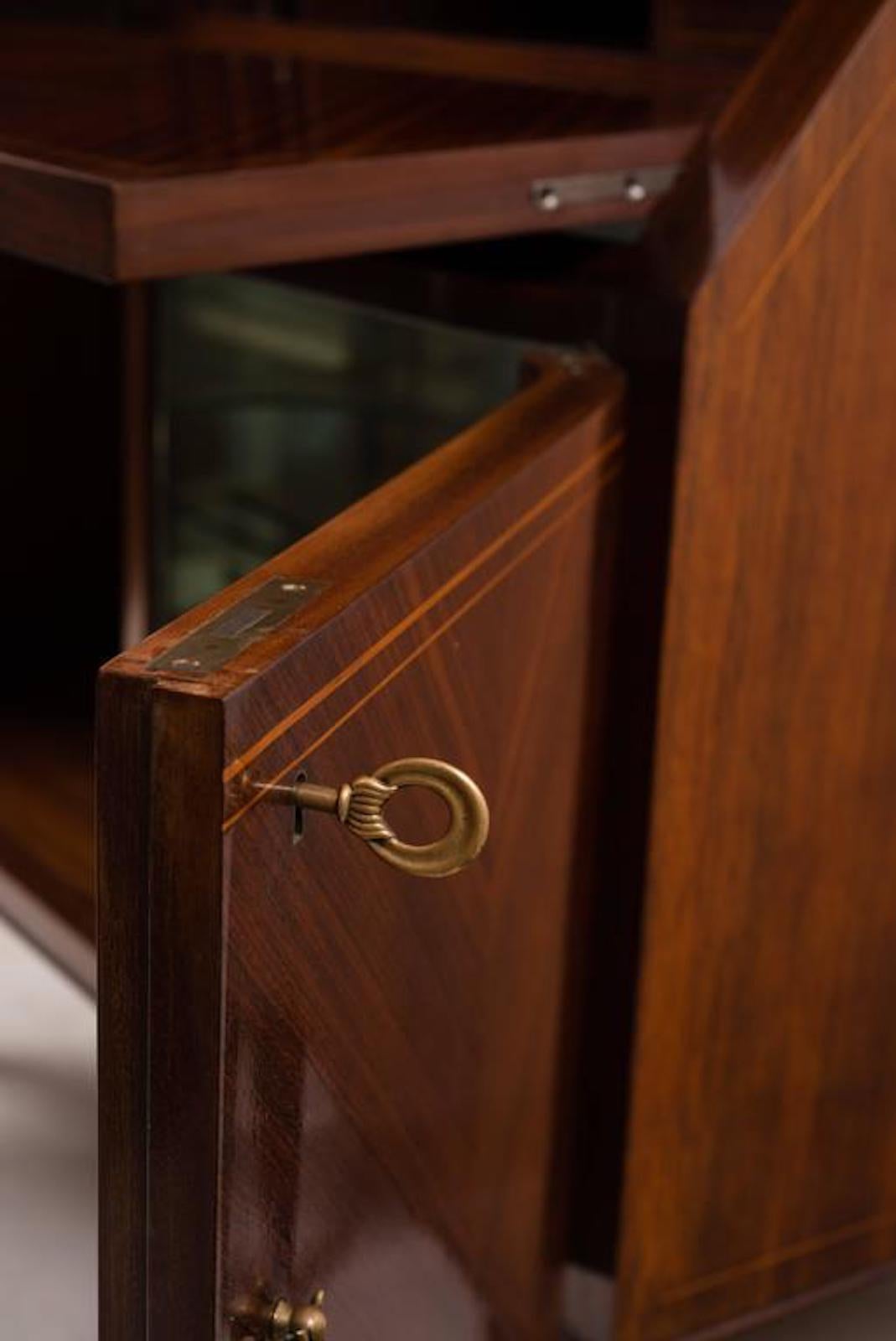 Italiano Credenza italiana attribuita a Paolo Buffa, anni '50 in vendita