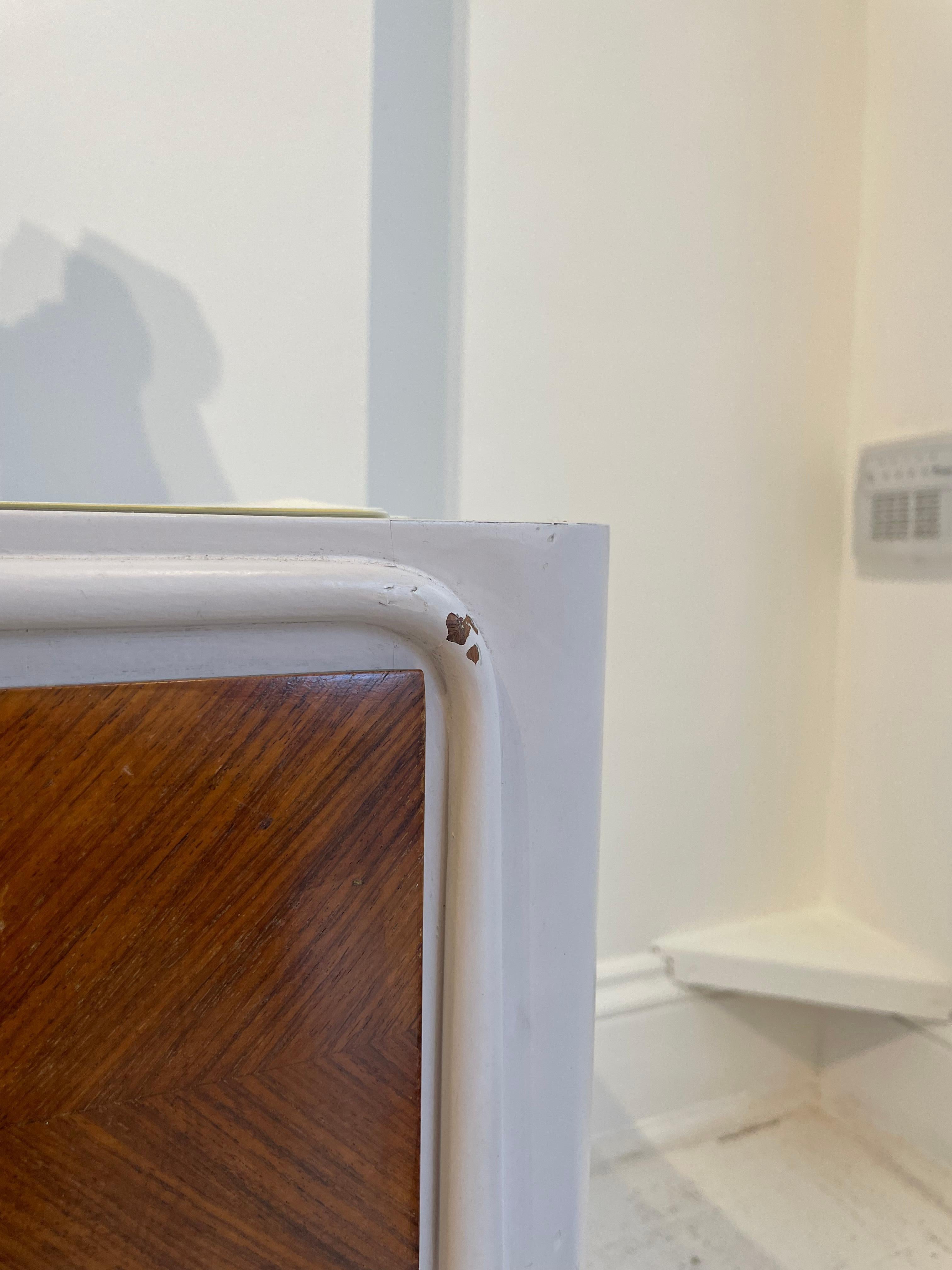 1950s  Italian credenza sideboard with inlaid glass top For Sale 1