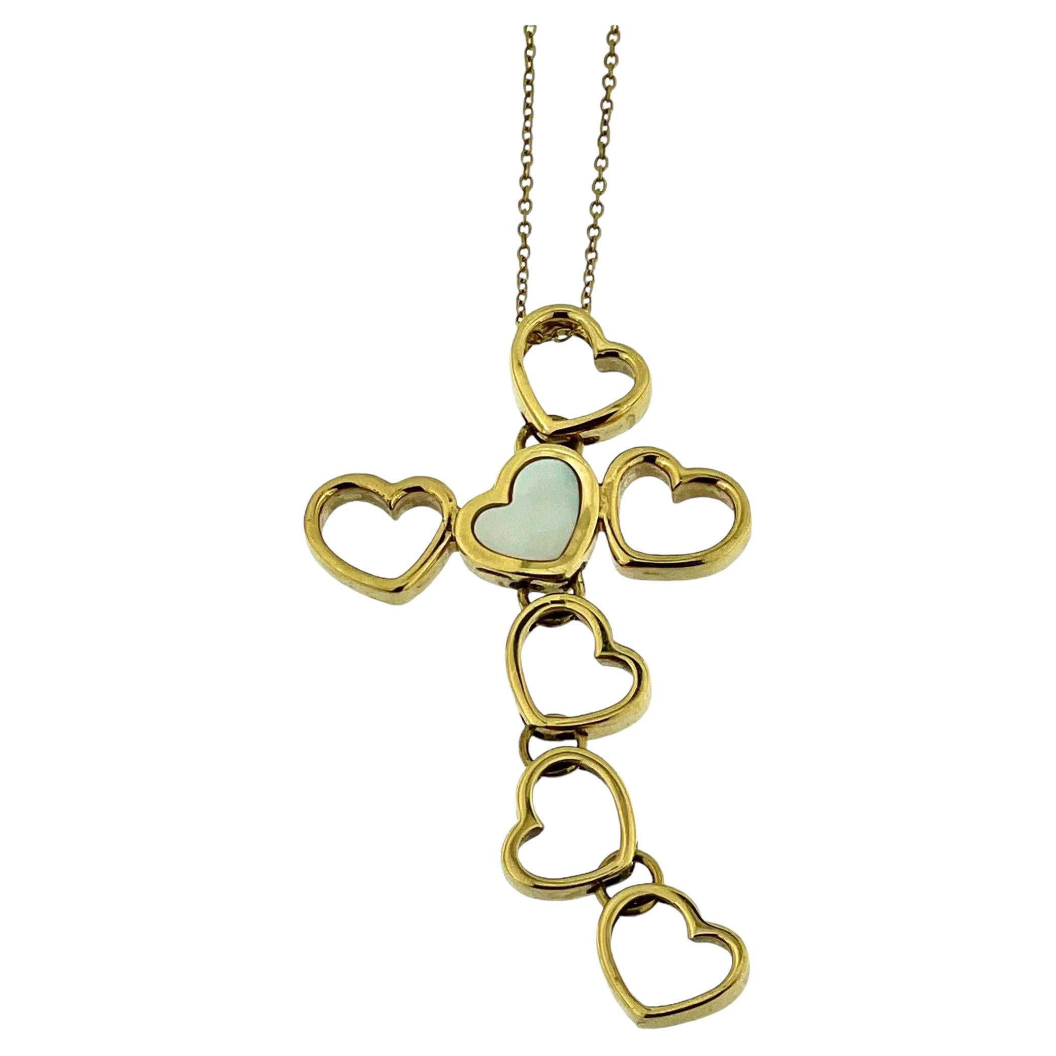 Collar Italiano Cruz de Corazones Oro Amarillo 18 Quilates en venta