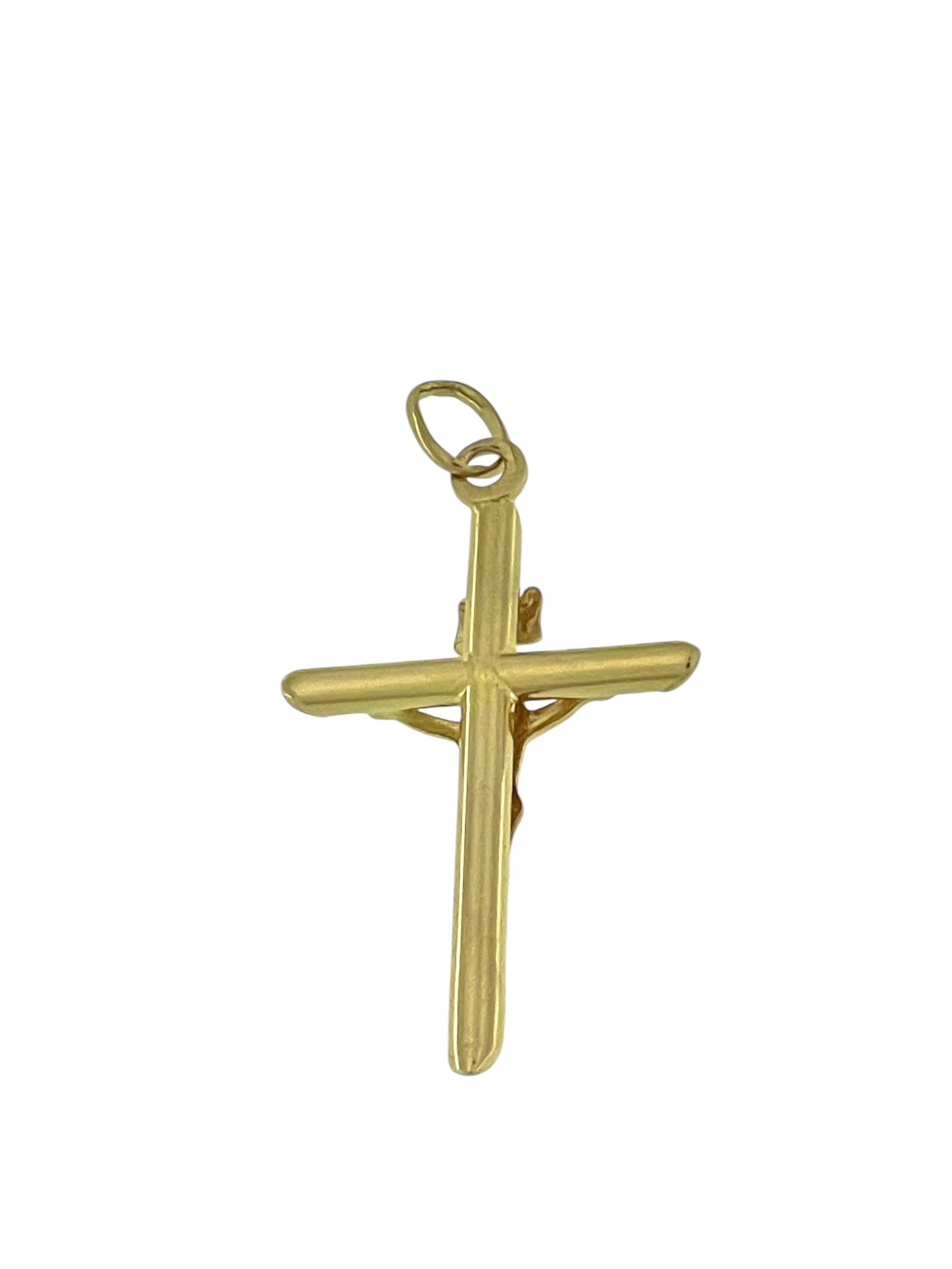Crucifix italien en or jaune 18 carats en vente 2