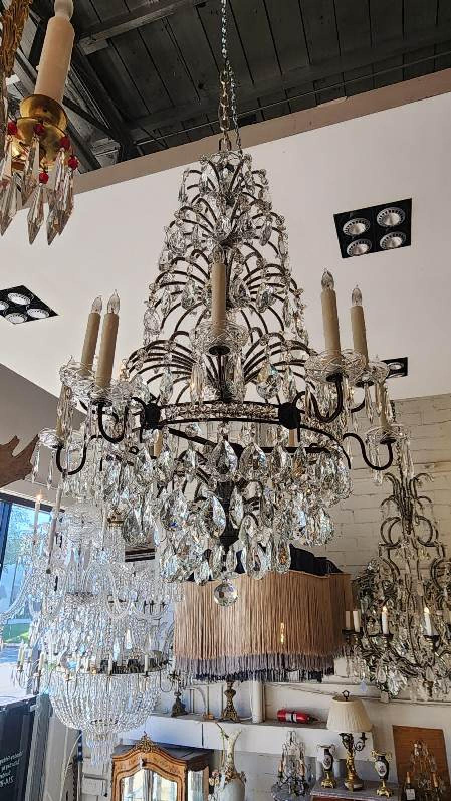 XX secolo Lampadario italiano in cristallo e perline in vendita