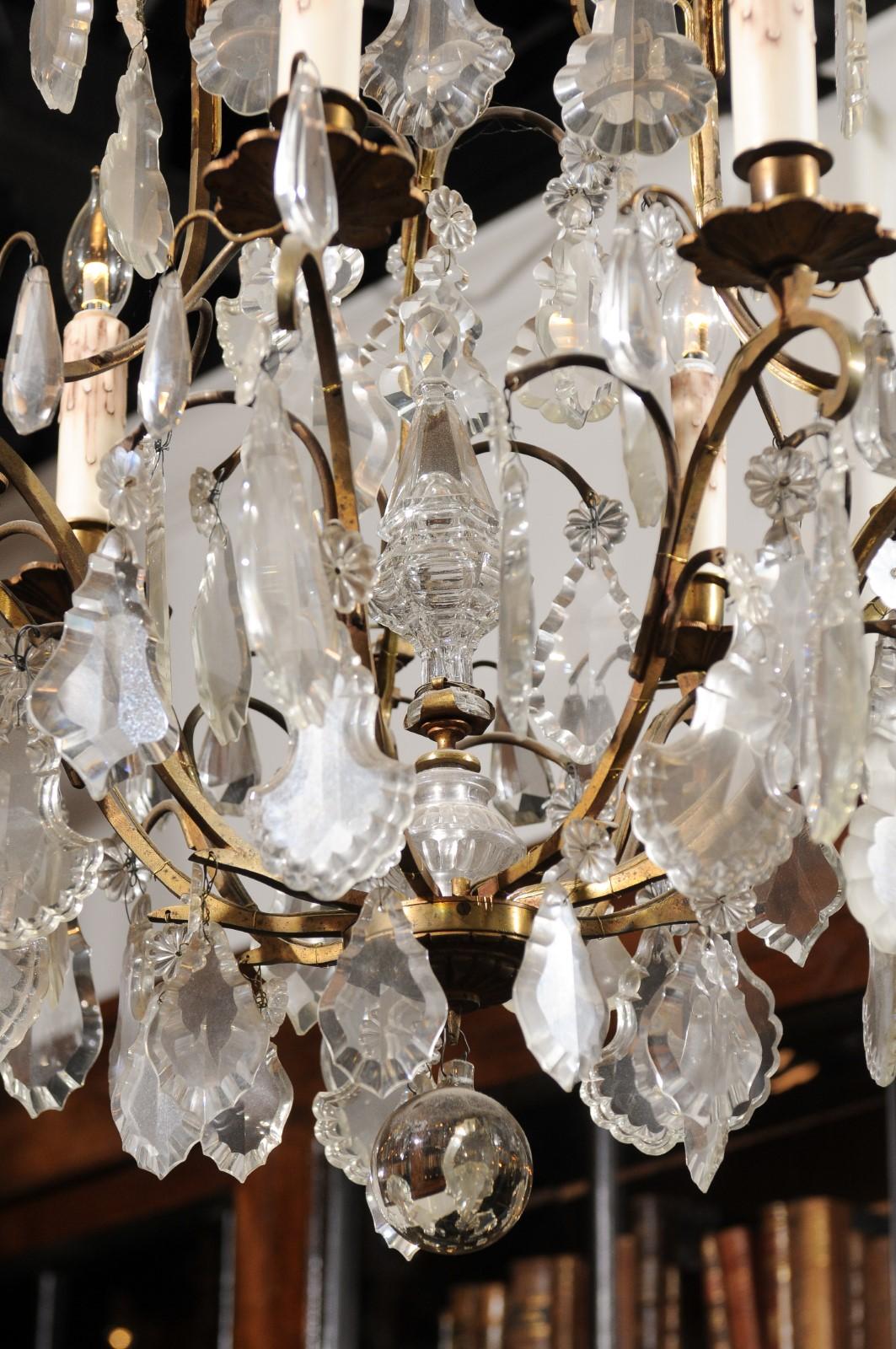 Cristal Lustre italien à six lumières en cristal et bronze avec obélisque et Pendeloques en vente