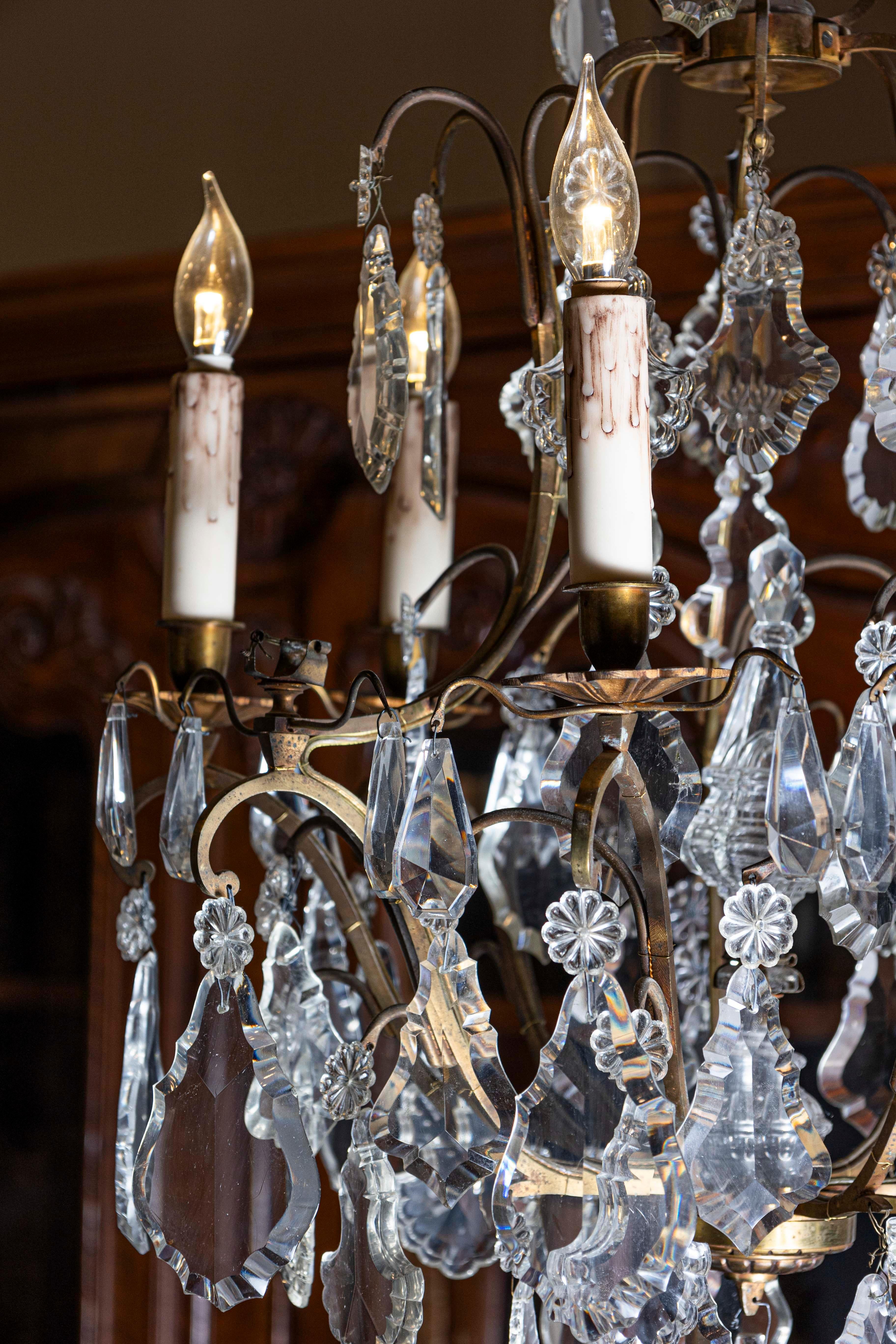 Lustre italien à six lumières avec obélisque et Pendeloques en vente 1