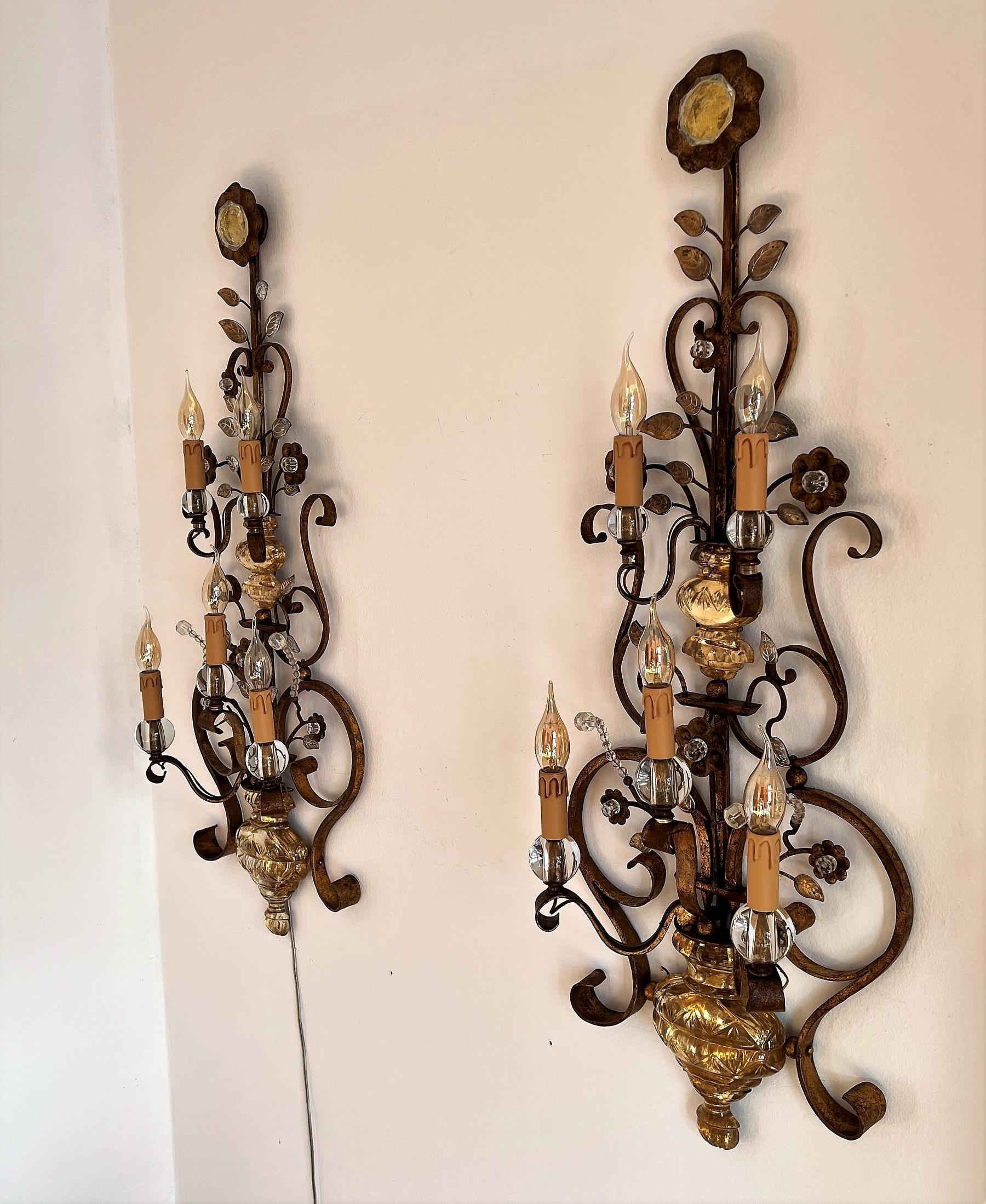 Italian Midcentury Large Wall Sconces in Glass and Gilt Iron by Banci Firenze For Sale 1