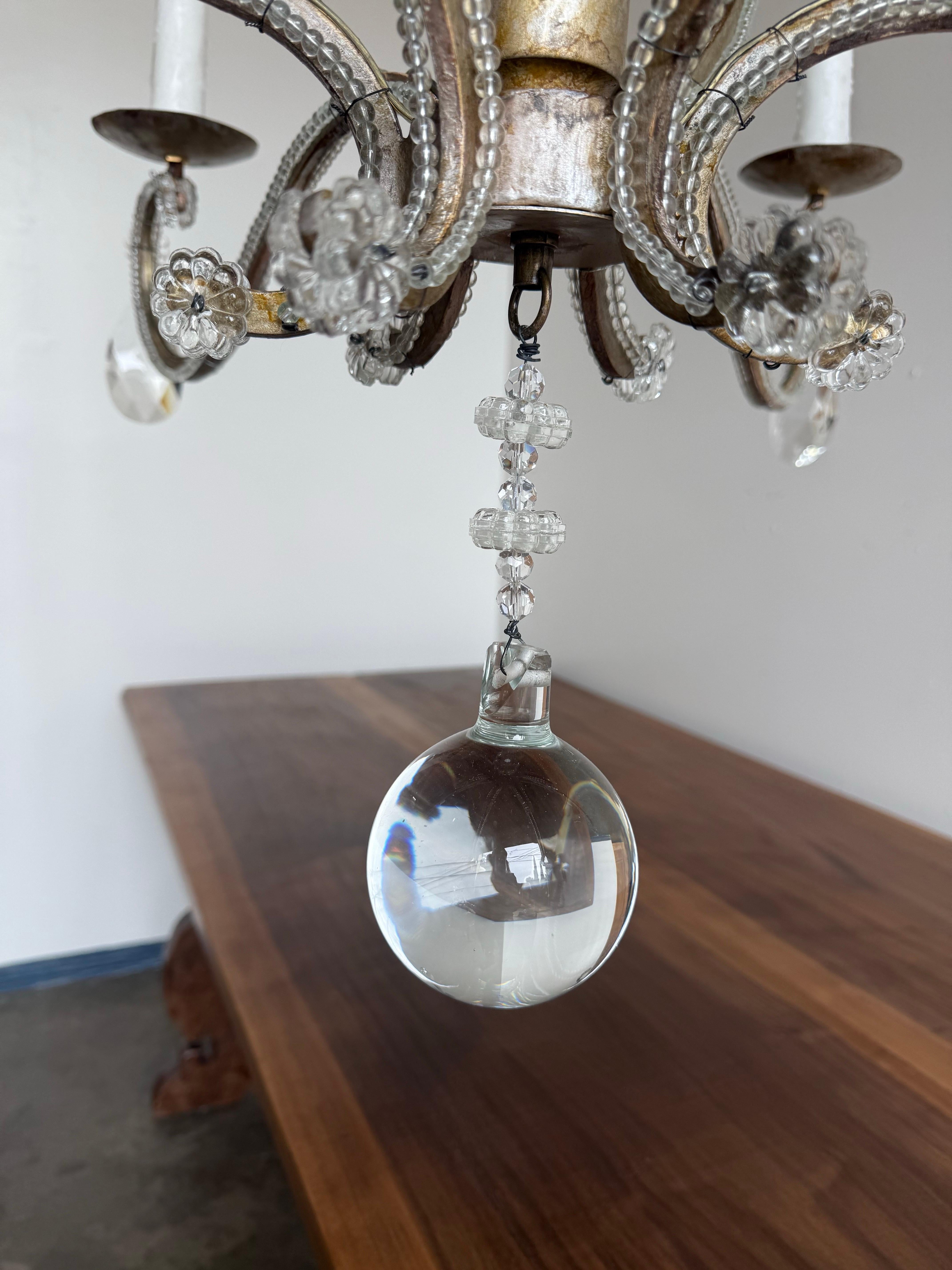 Lampadario di cristallo italiano con perline, metà del XX secolo in vendita 7