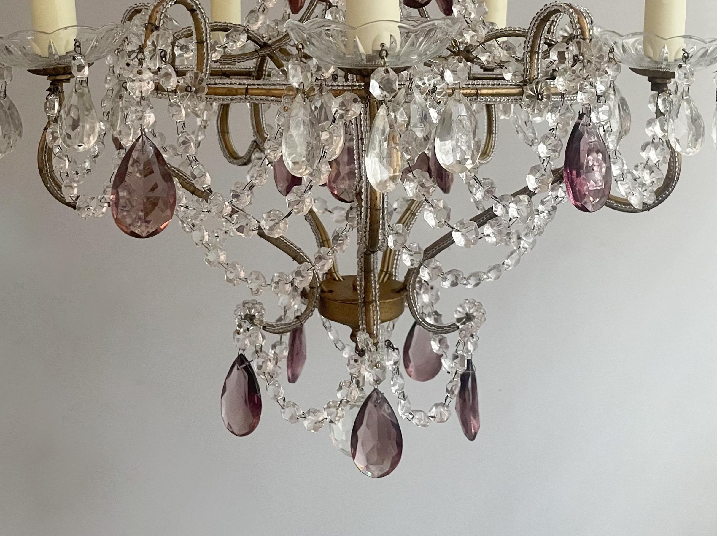 Lustre italien en perles de cristal avec prismes en verre améthyste en vente 1
