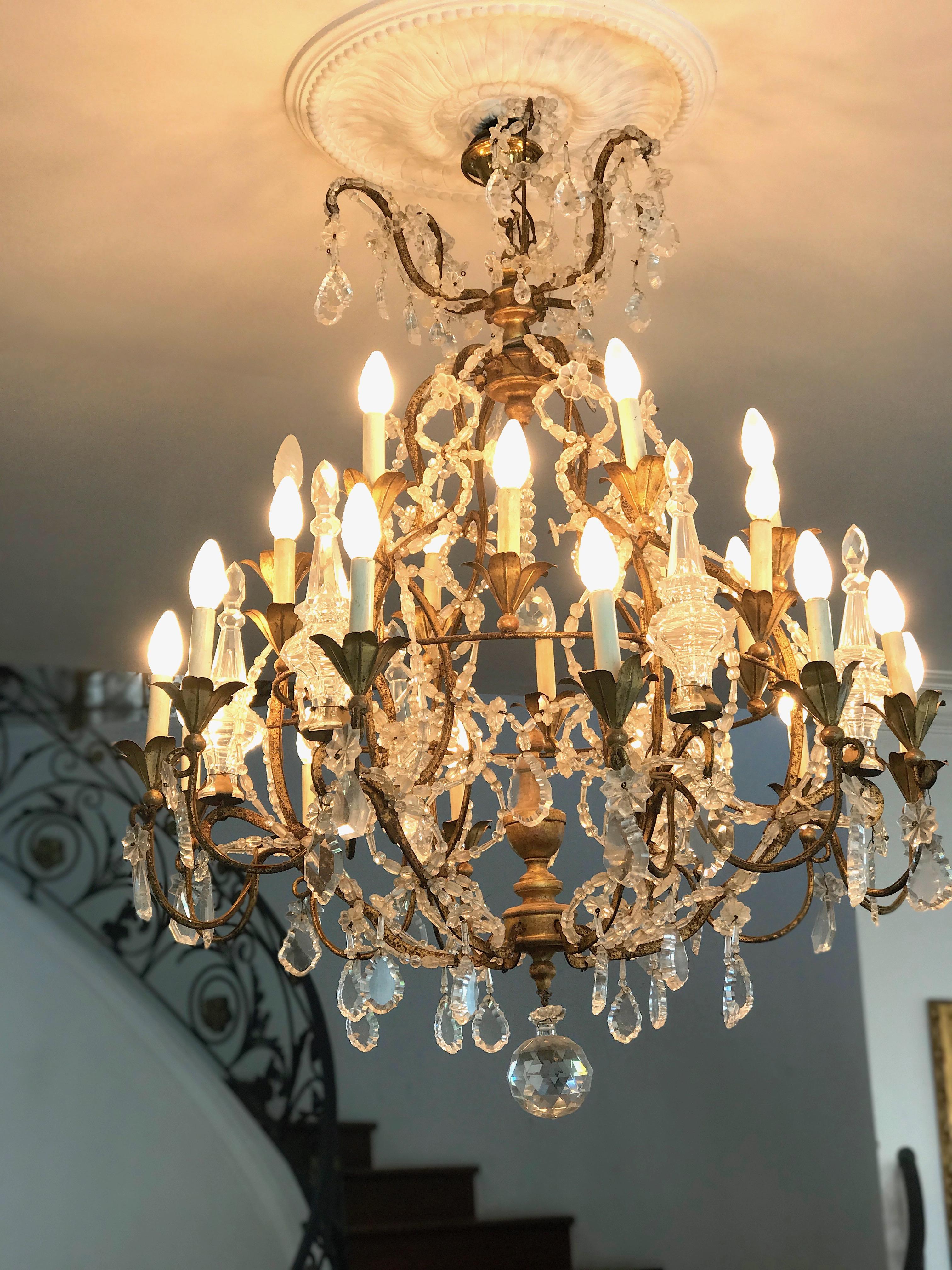 Italian Crystal Chandelier 18th Century Louis XVI Piedmonte Glamour In Good Condition In Rome, IT