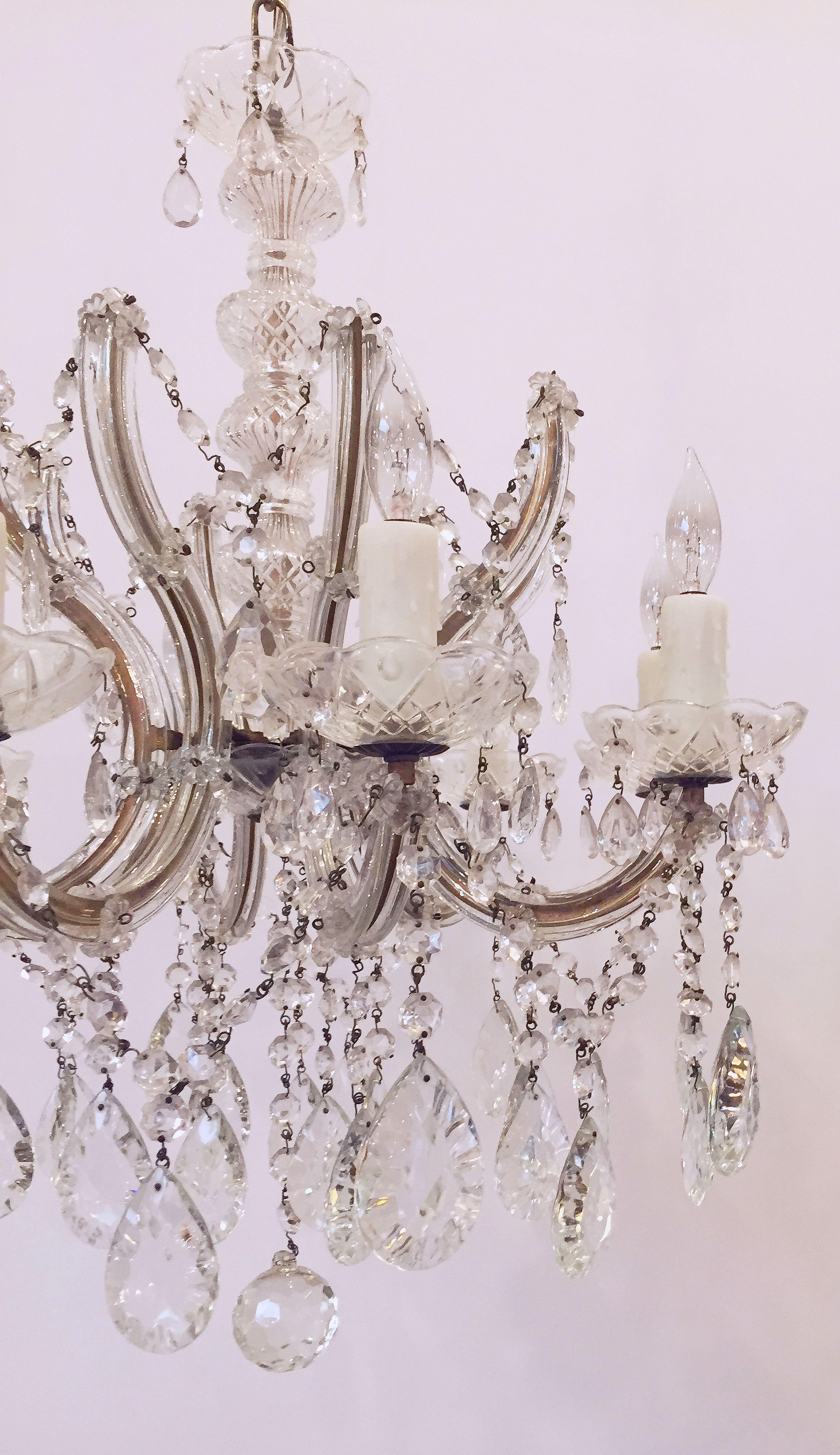 Lustre Marie-Thérèse à huit lumières en cristal en forme de goutte d'eau, Italie en vente 3