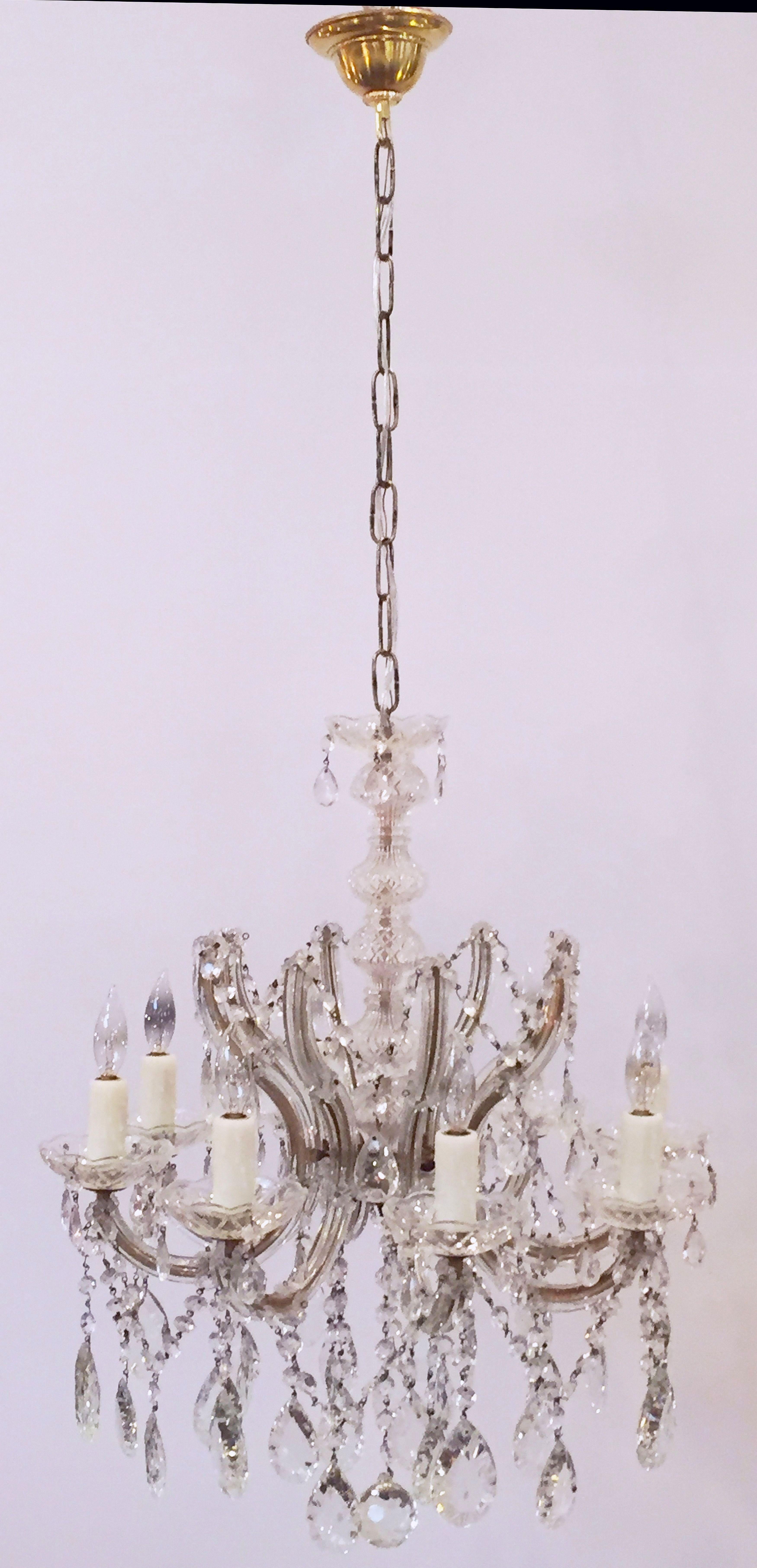 italien Lustre Marie-Thérèse à huit lumières en cristal en forme de goutte d'eau, Italie en vente