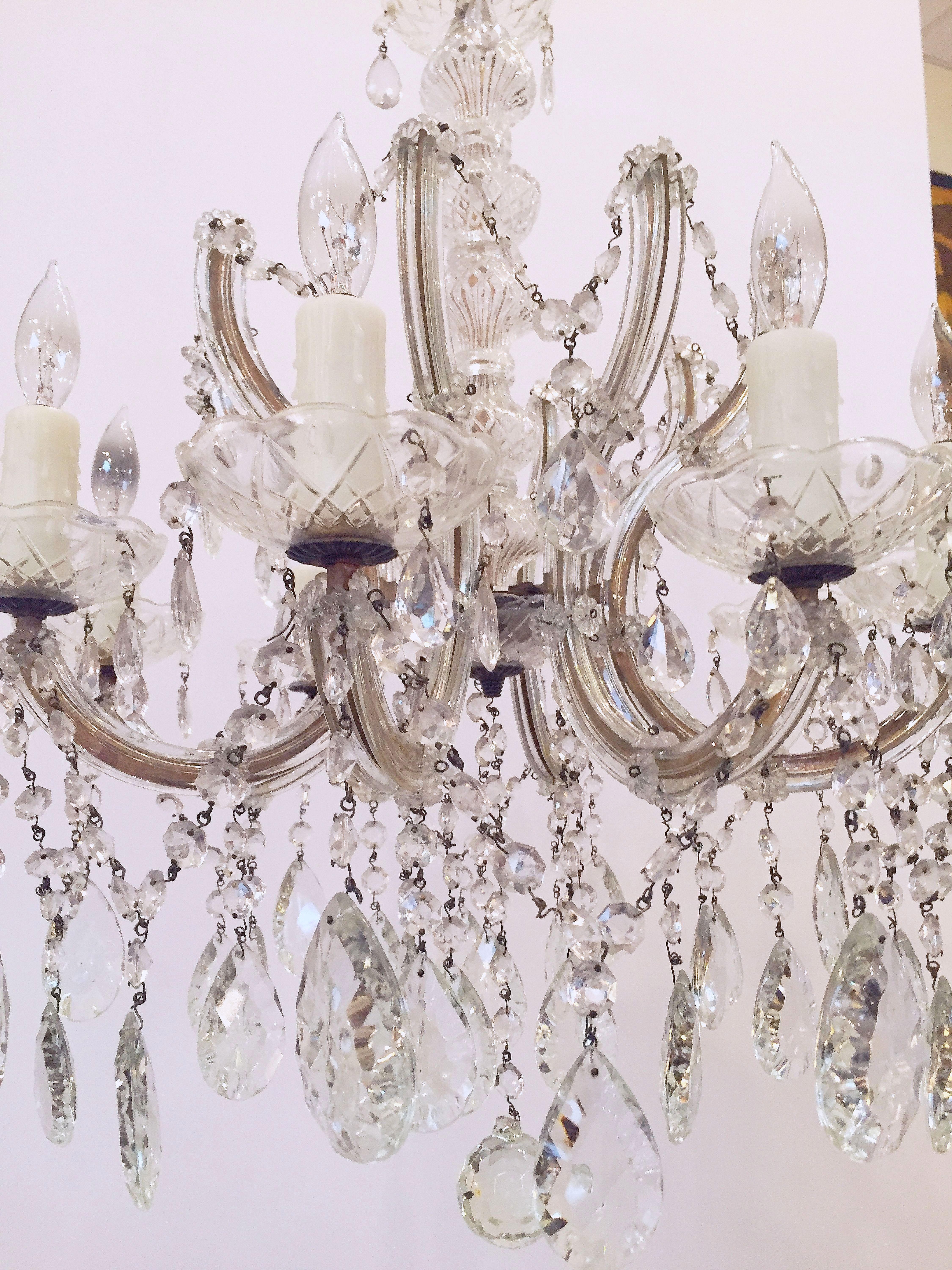 Maria Theresa Eight-Light Crystal Drop Chandelier from Italy For Sale 1