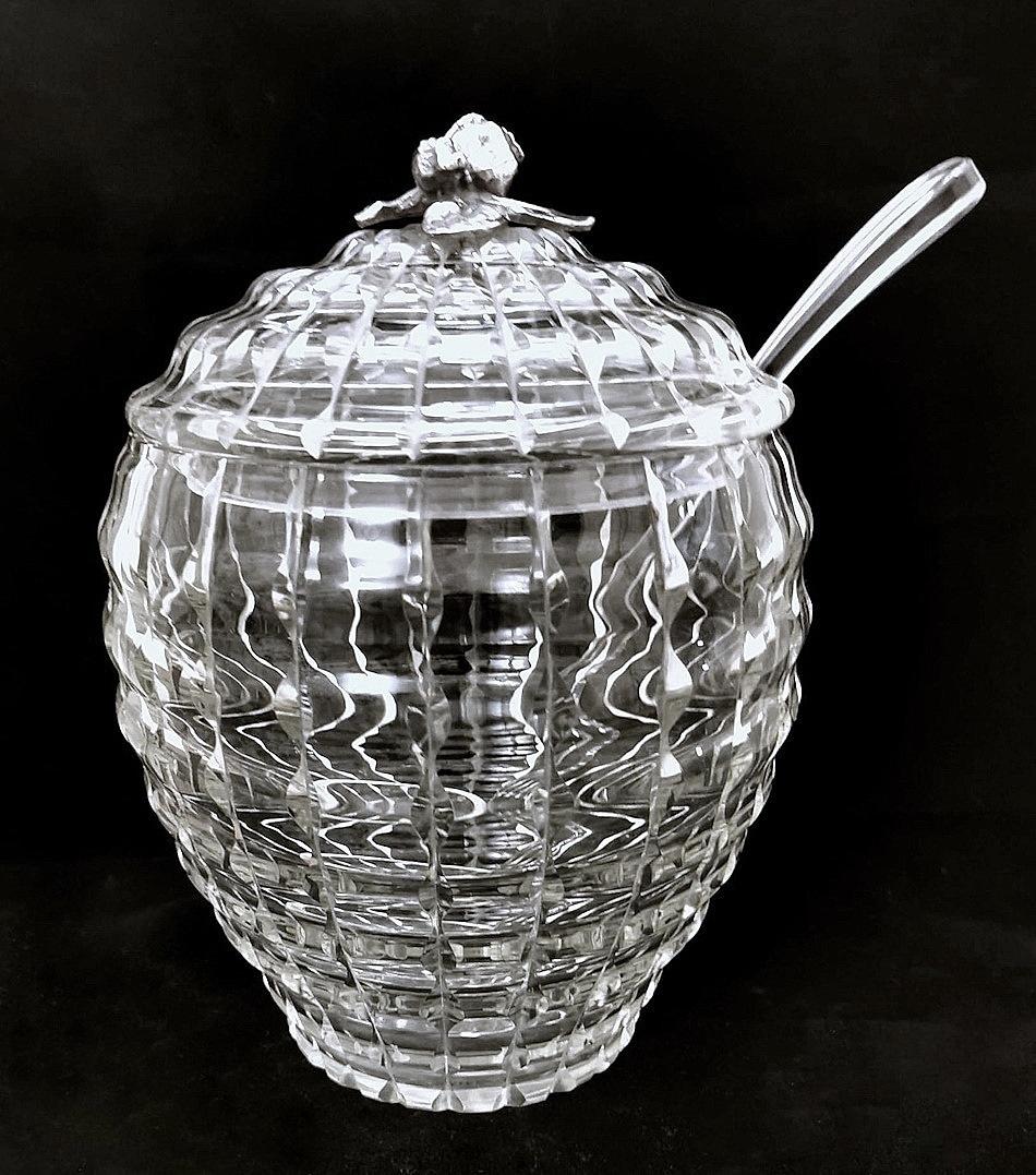 We kindly suggest that you read the entire description, as we try to give you detailed technical and historical information to guarantee the authenticity of our objects.
Exceptional Italian lead crystal punch bowl; the shape is linear and simple, it