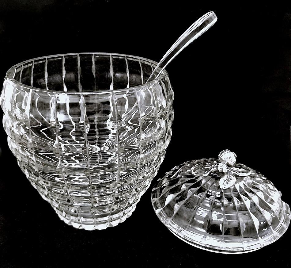 Italienische Kristallpunschschüssel mit Deckel und Schöpflöffel (20. Jahrhundert) im Angebot