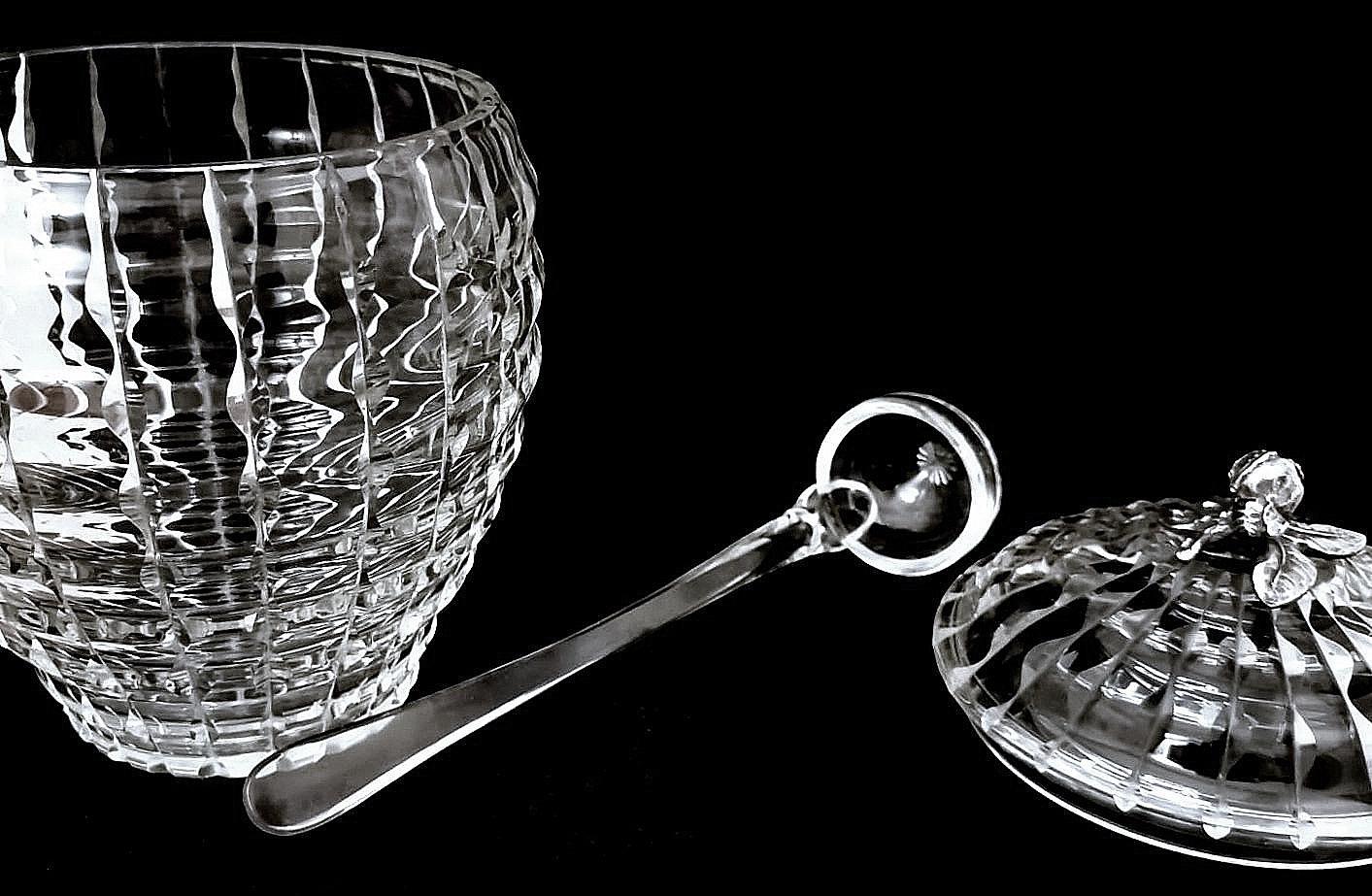 Italienische Kristallpunschschüssel mit Deckel und Schöpflöffel (Metall) im Angebot
