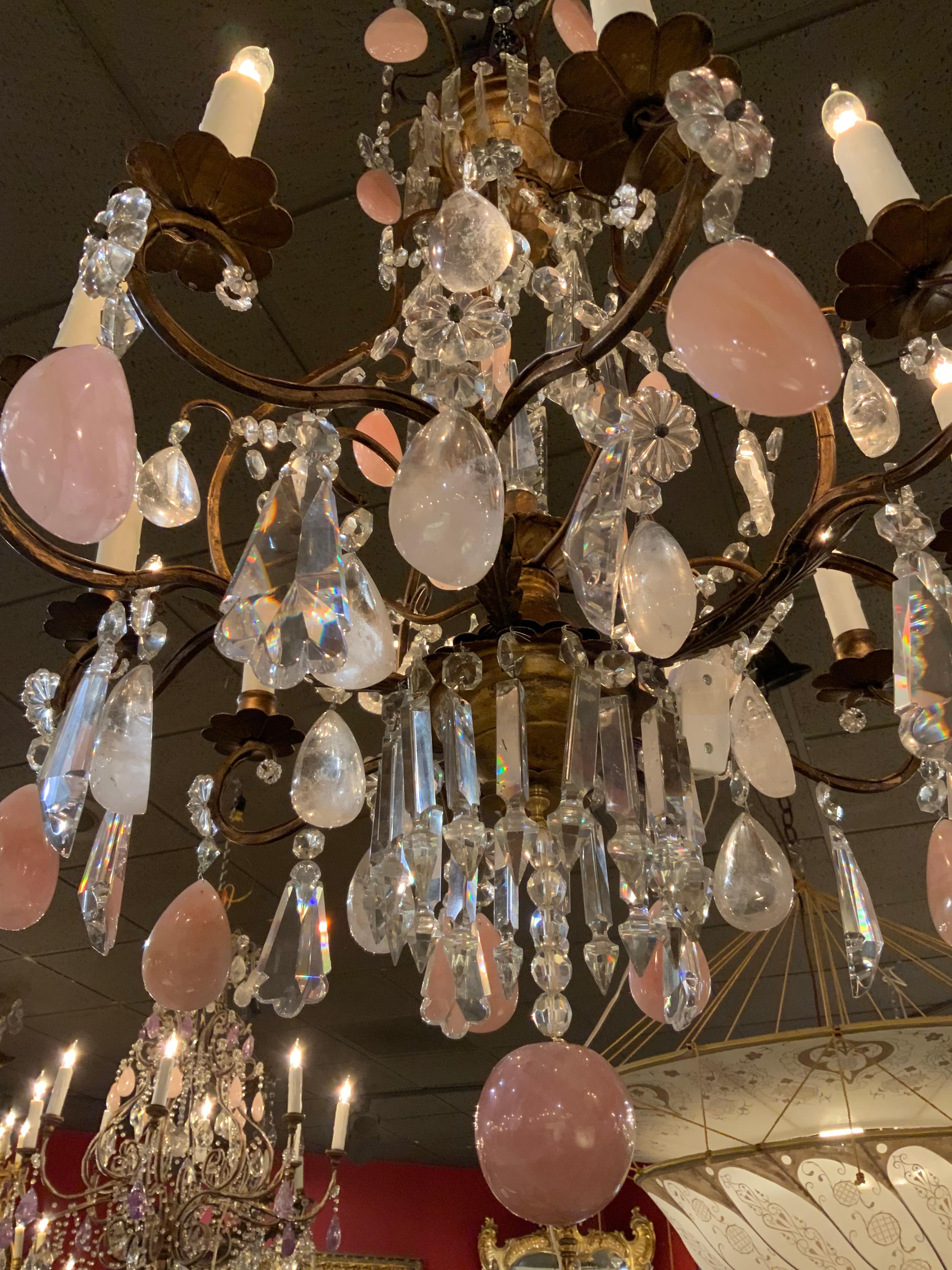 Lampadario in cristallo italiano, quarzo rosa e cristallo di rocca con 10 luci In condizioni ottime in vendita a Houston, TX