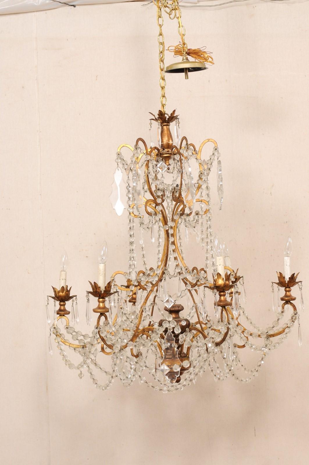 Italienischer Sechs-Licht-Kronleuchter aus Kristall mit vergoldeter Armatur, Mitte 20. 5