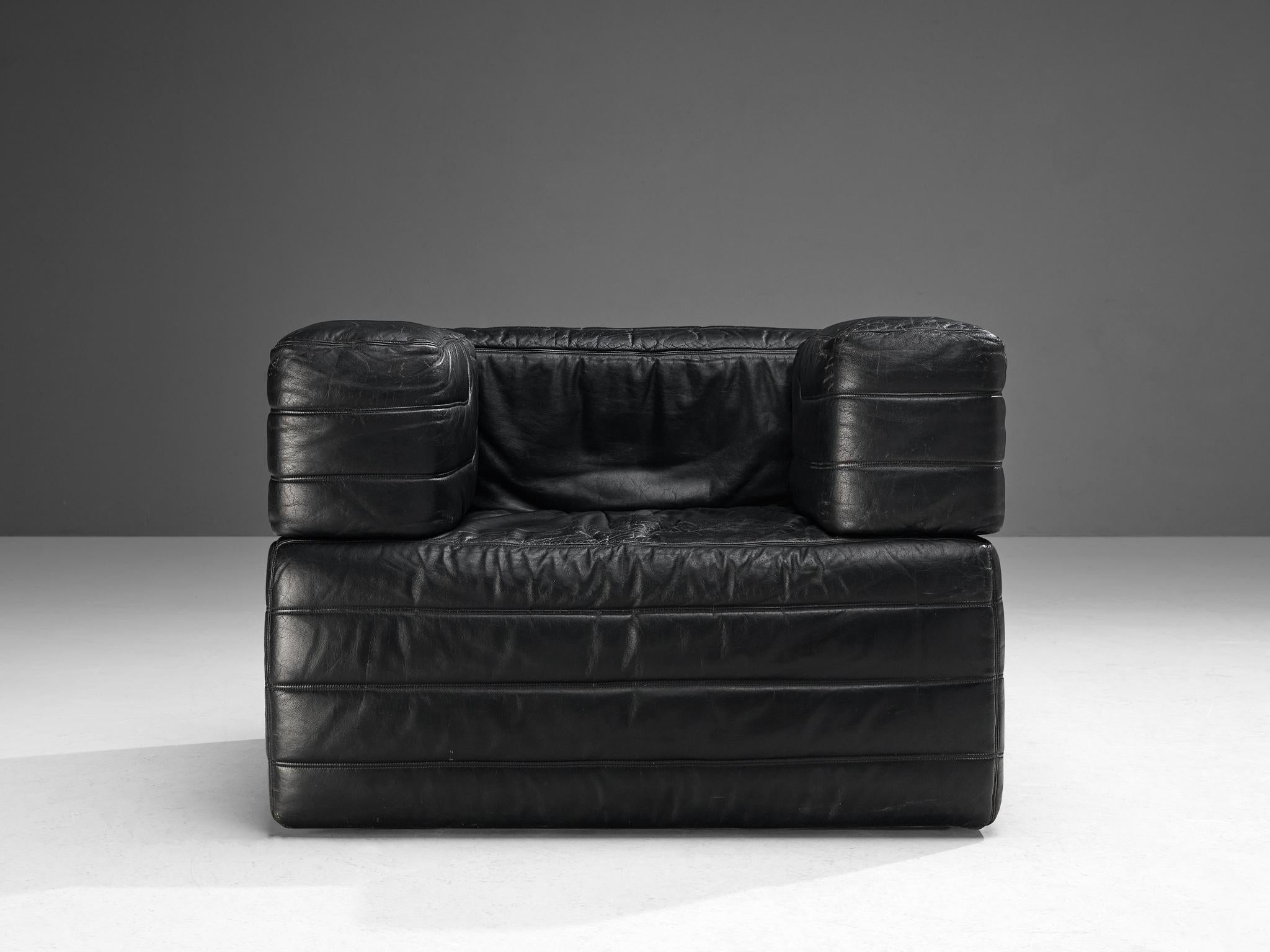 Italian Cubic Lounge Chair in Black Leather For Sale 1