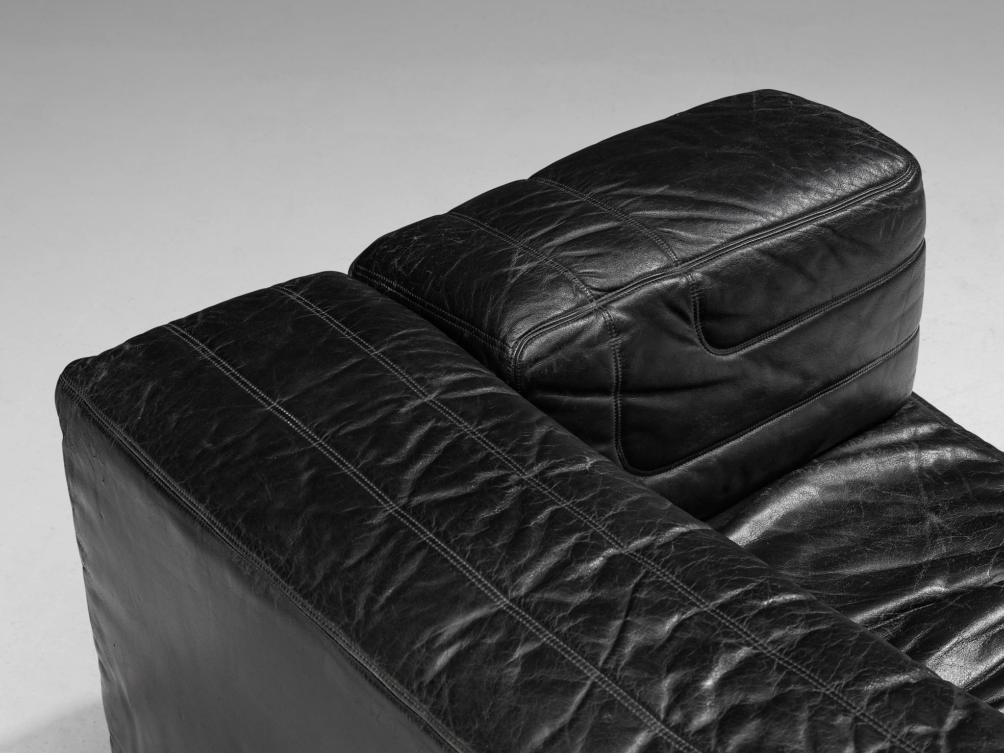 Chaise longue italienne Cubic en cuir noir en vente 1