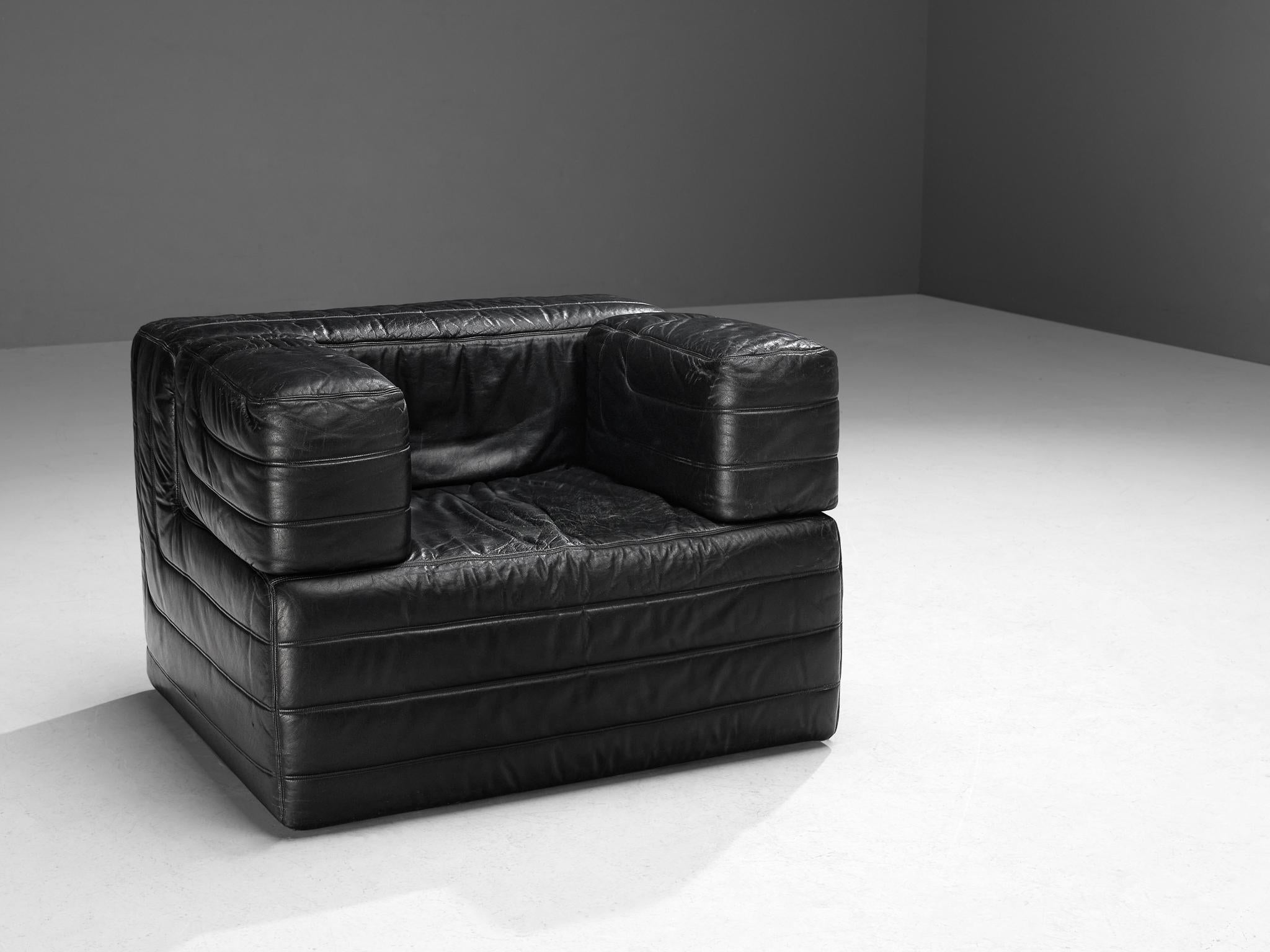 Italian Cubic Lounge Chair in Black Leather For Sale 3