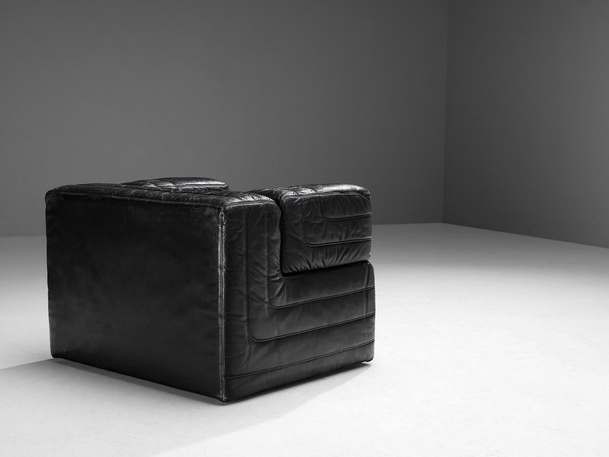 Italian Cubic Lounge Chair in Black Leather For Sale 4