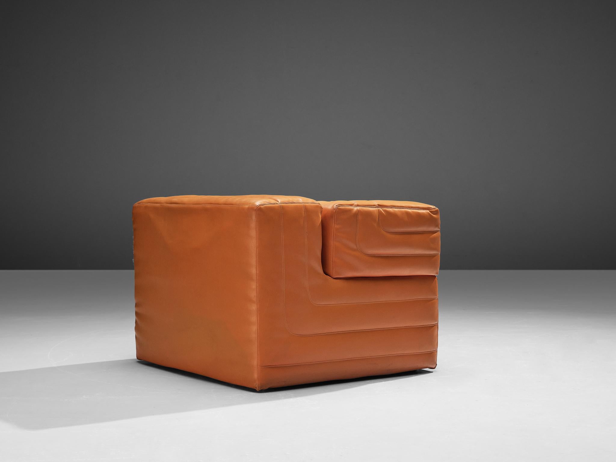 Italian Cubic Lounge Chair in Orange Leatherette In Good Condition For Sale In Waalwijk, NL