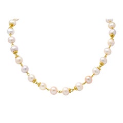 Italian Cultured Pearl 18 Karat Yellow Gold Station Necklace