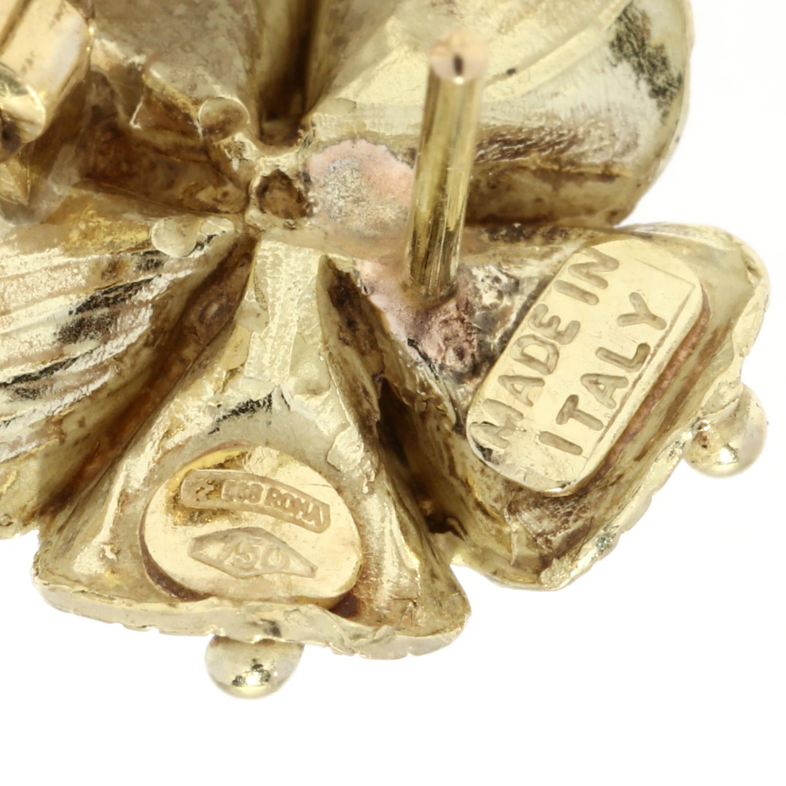 Italienische italienische Zuchtperlen-Blumenohrringe, 18K Gold, durchbohrte Omega-Rücken, matte Flo (Rundschliff)