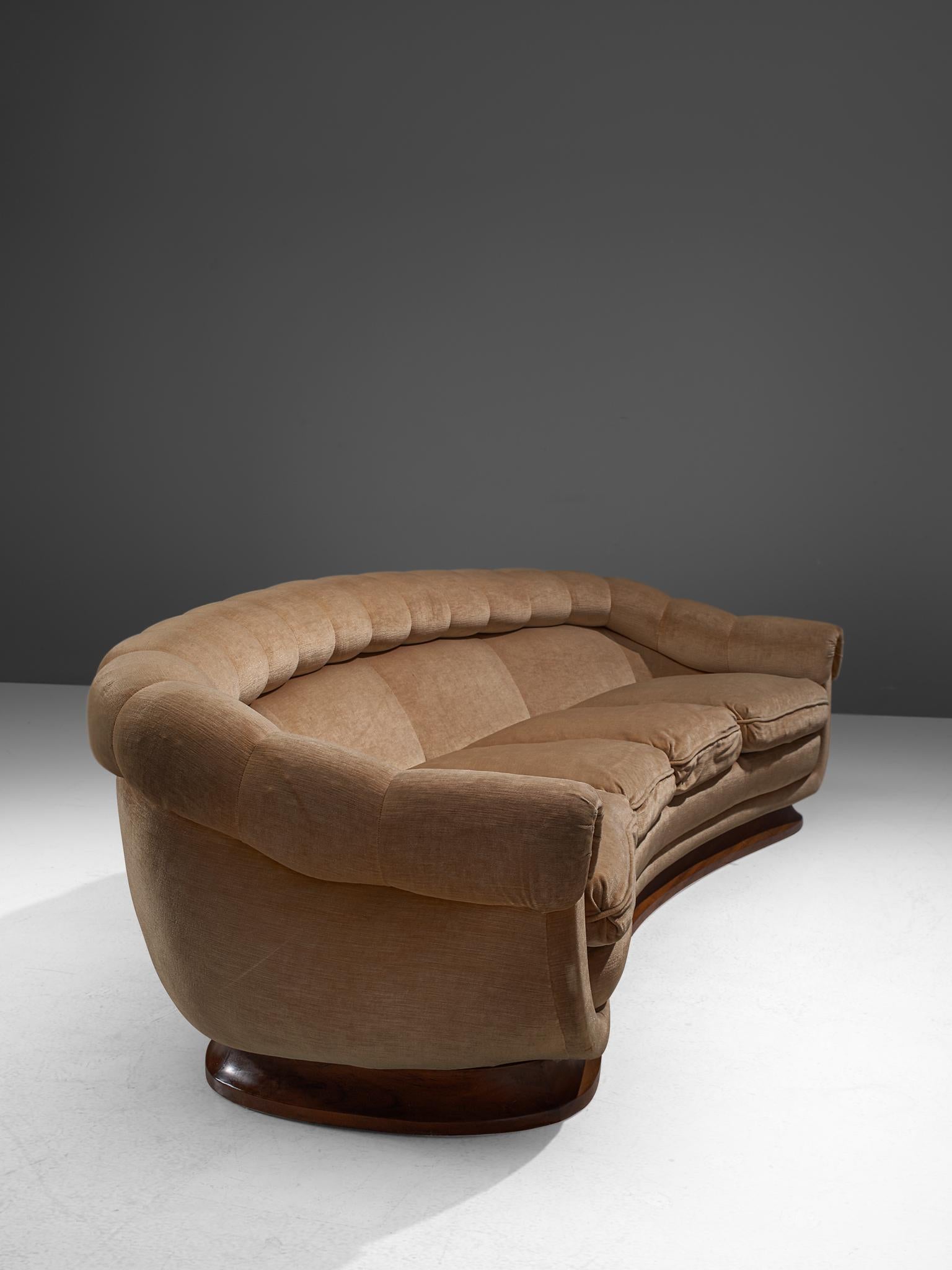 Italian Curved Four-Seat Sofa in Light Camel Velours, 1950s In Good Condition In Waalwijk, NL