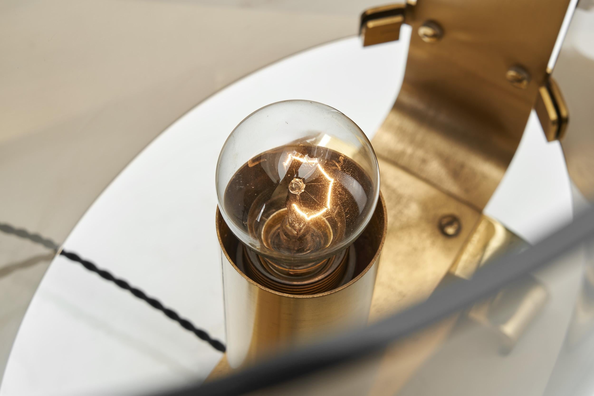 Italian Curved Glass and Brass Table Lamp by Fontana Arte (Attr.), Italy 1960s For Sale 11