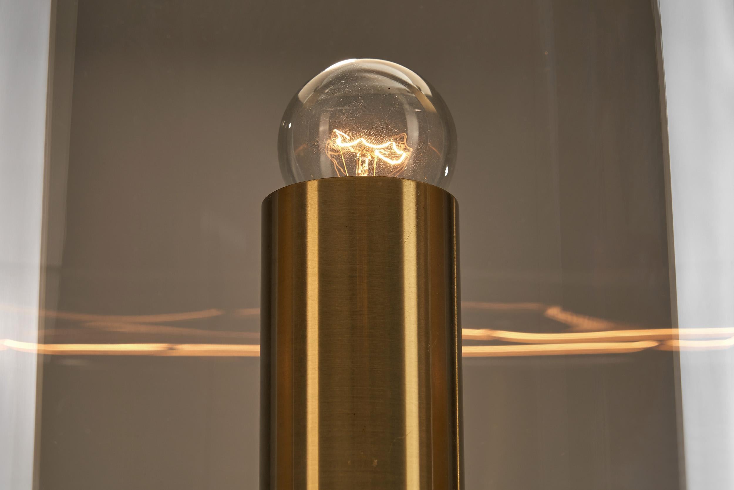 Italian Curved Glass and Brass Table Lamp by Fontana Arte (Attr.), Italy 1960s For Sale 12