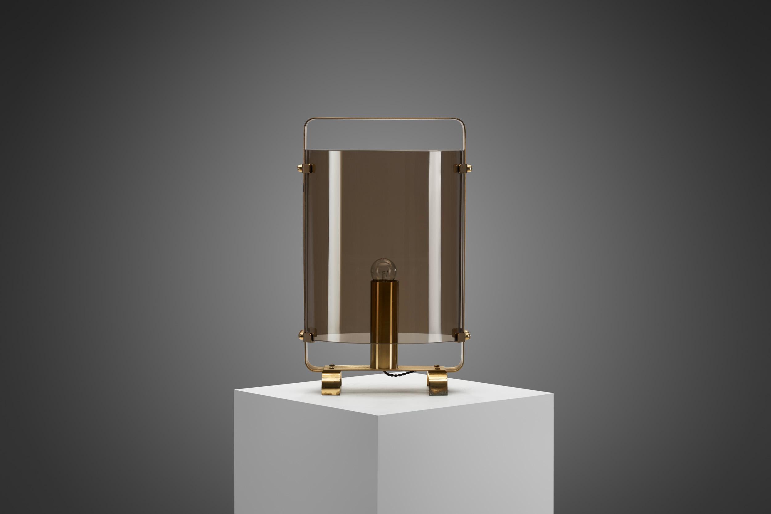 Italian Curved Glass and Brass Table Lamp by Fontana Arte (Attr.), Italy 1960s For Sale 2
