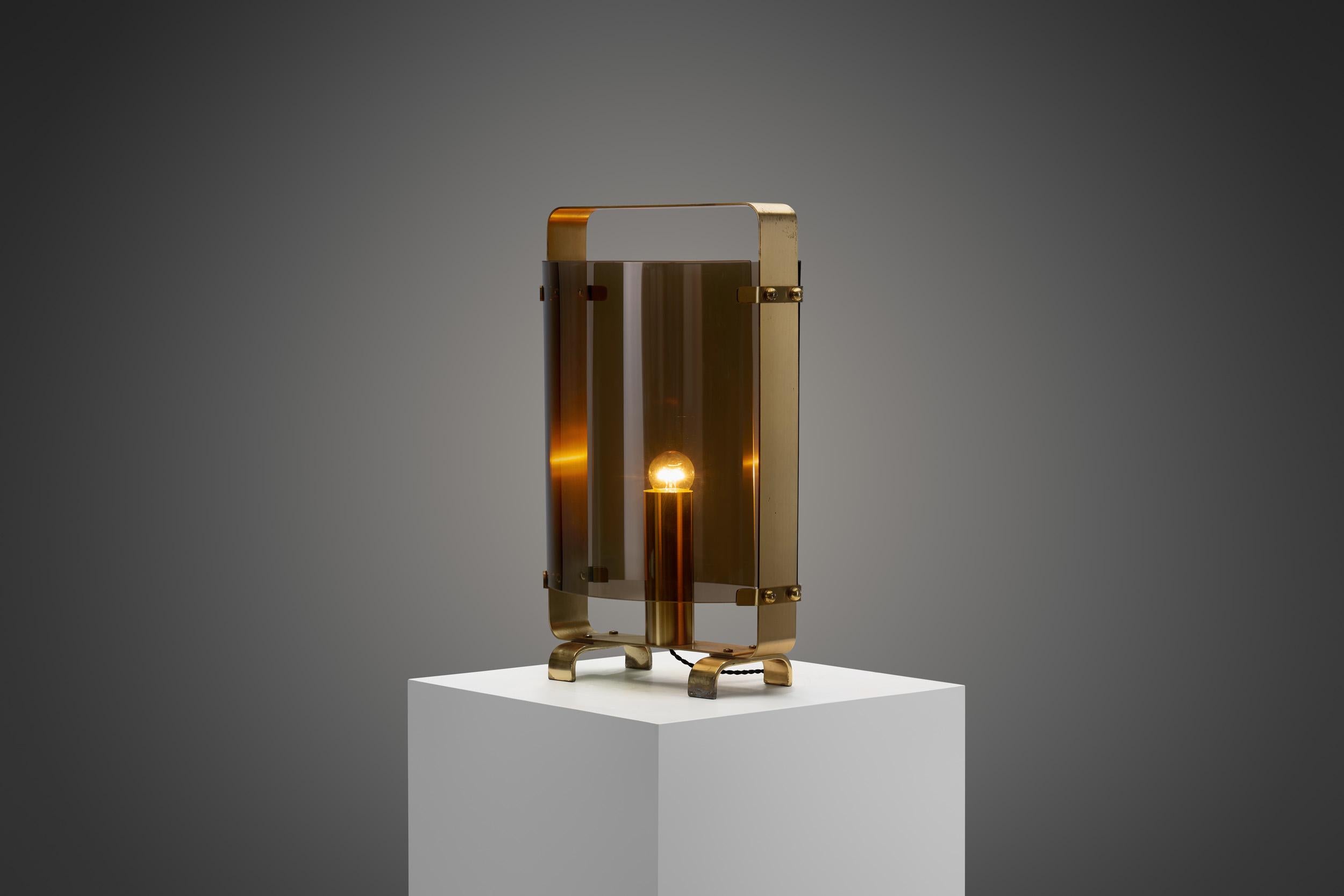 Italian Curved Glass and Brass Table Lamp by Fontana Arte (Attr.), Italy 1960s For Sale 3