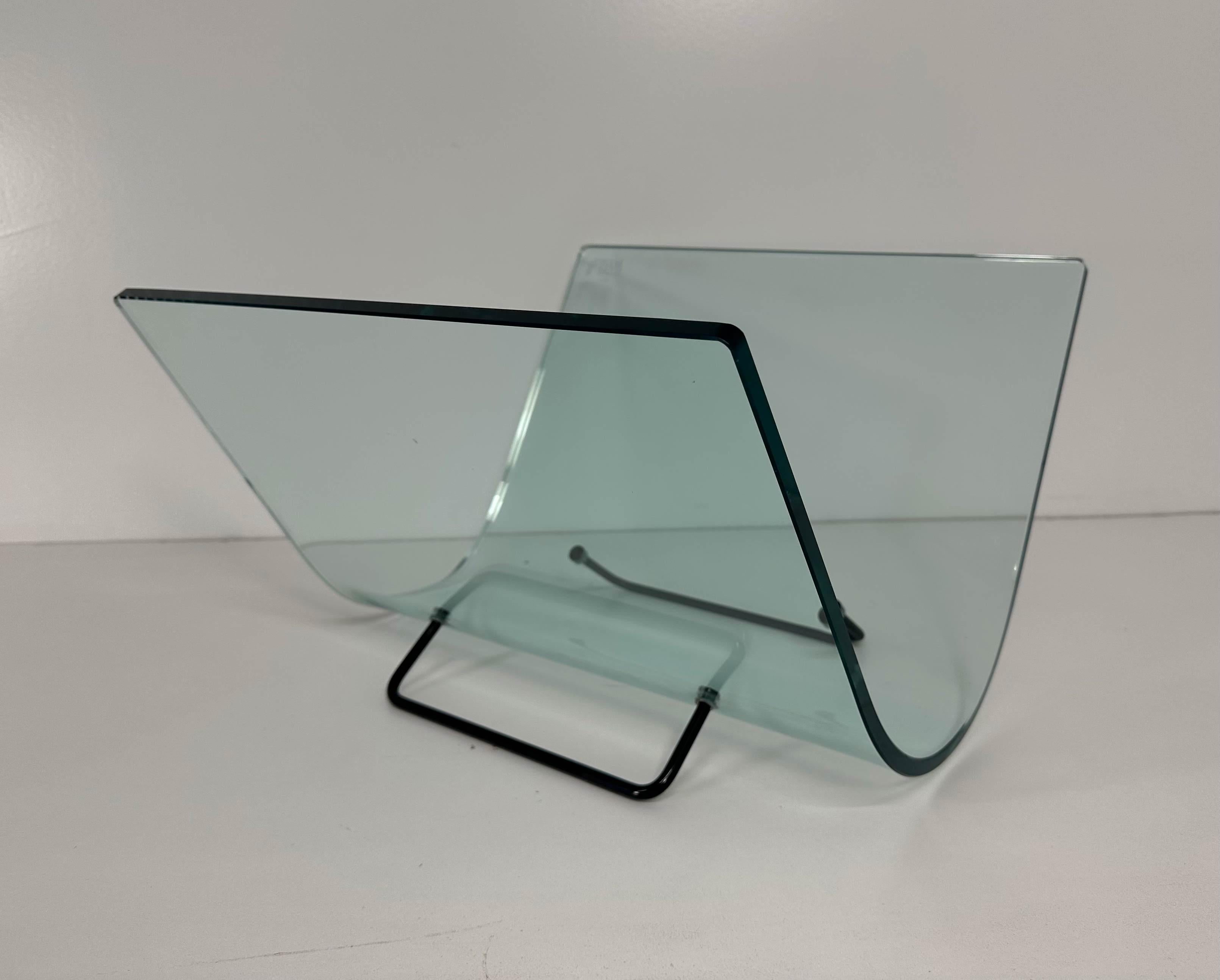 Porte-revues italien incurvé en verre et métal, FIAM, années 1980 Bon état - En vente à Meda, MB