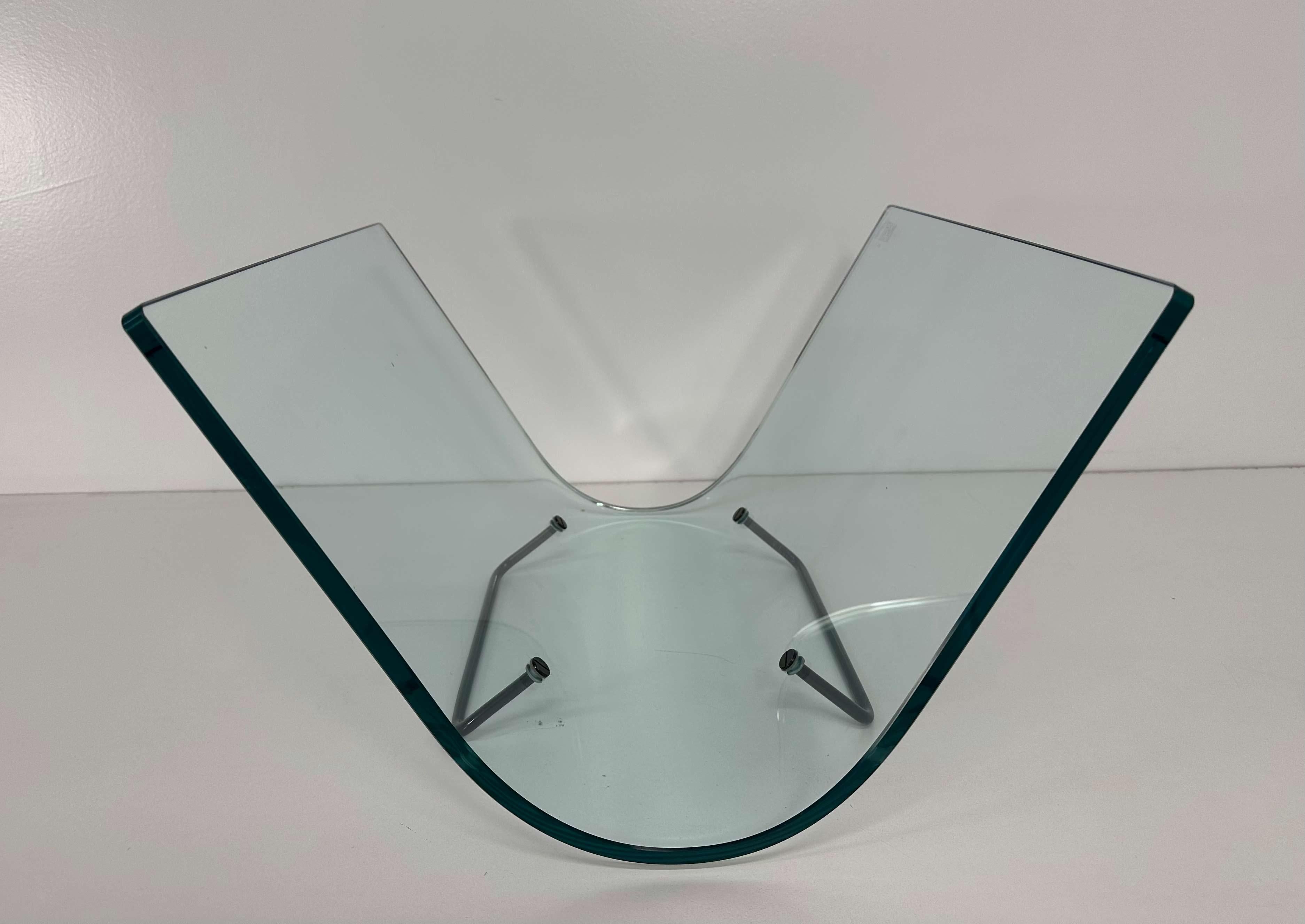 Métal Porte-revues italien incurvé en verre et métal, FIAM, années 1980 en vente