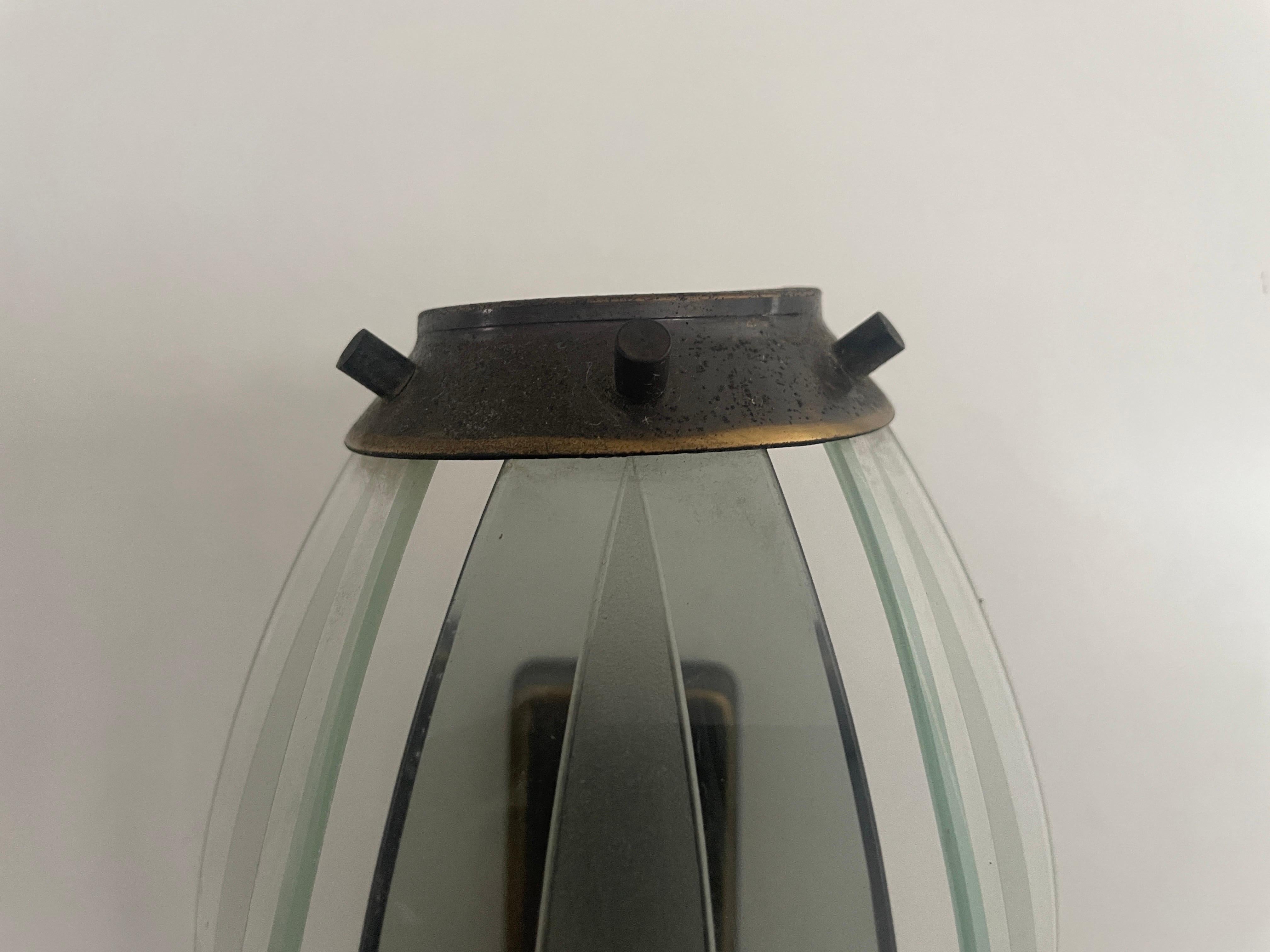 Ensemble de 2 appliques italiennes en verre incurvé et en métal, années 1950, Italie en vente 4