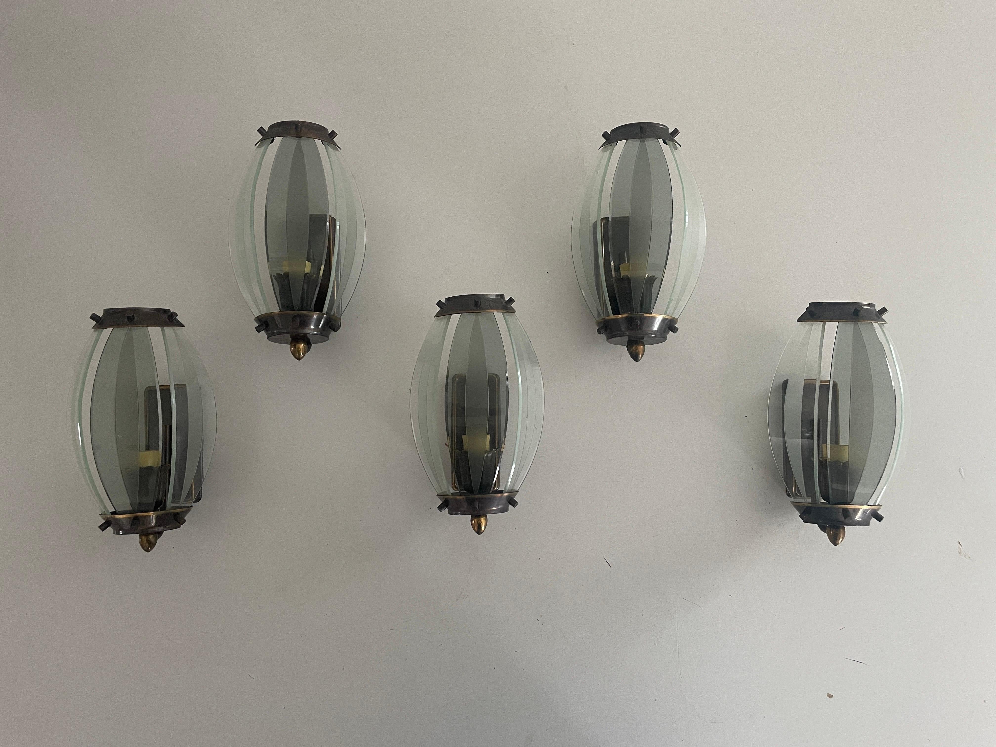 Ensemble de 2 appliques italiennes en verre incurvé et en métal, années 1950, Italie en vente 14